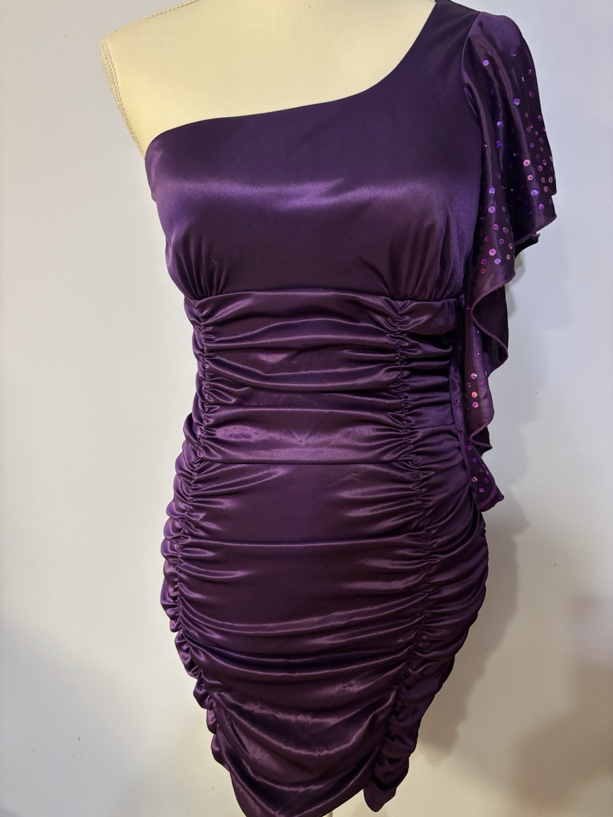 Deb Purple dress One Shoulder Sequined Ruffle Stretch Gather Padded Bra Sz M EUC