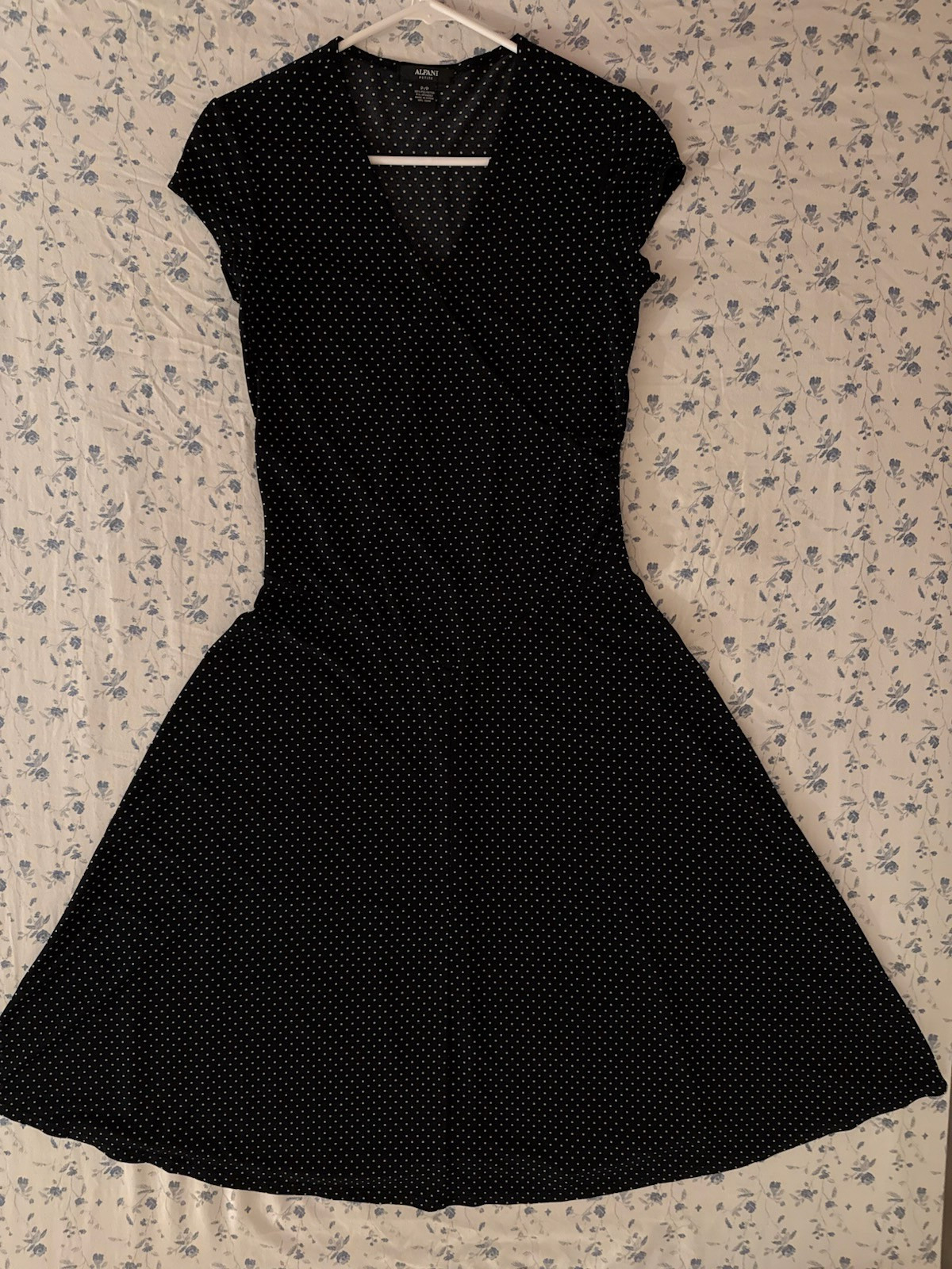 ALFANI navy mini dot stretch knit cap sleeve semi wrap dress, size PP
