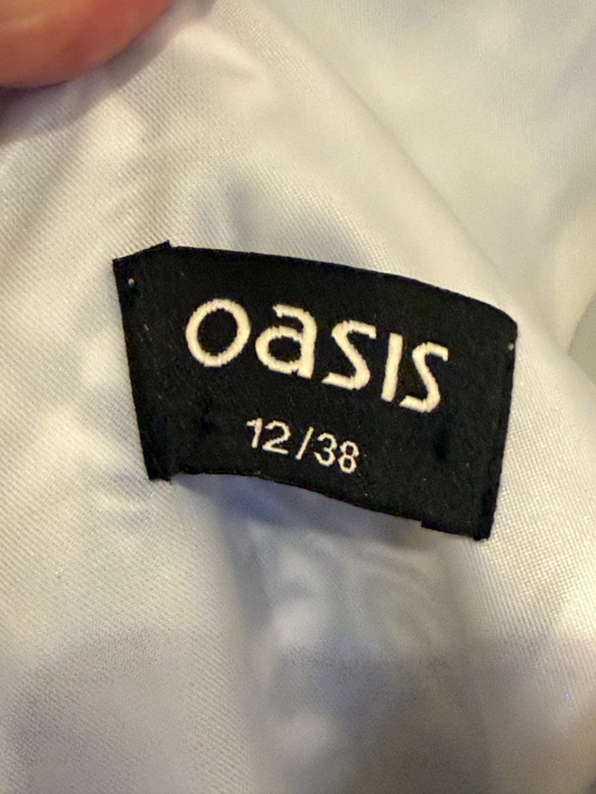 Oasis Sleeveless patterned Dress. V-Neckline and Keyhole back detail.
