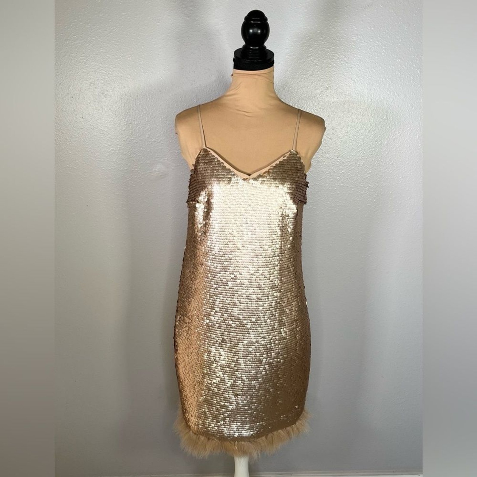 NWT CeCe gold sparkly Sequin Feather Trim sheath Dress 6 Party Glam night out