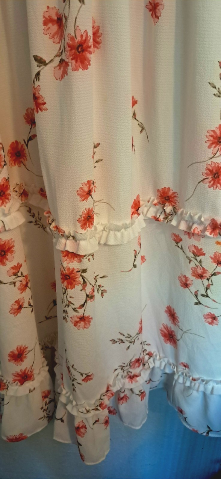 CeCe Medium White & Pink Floral , Ruffle Midi Dress Flutter Sleeves ,Linded 🌺