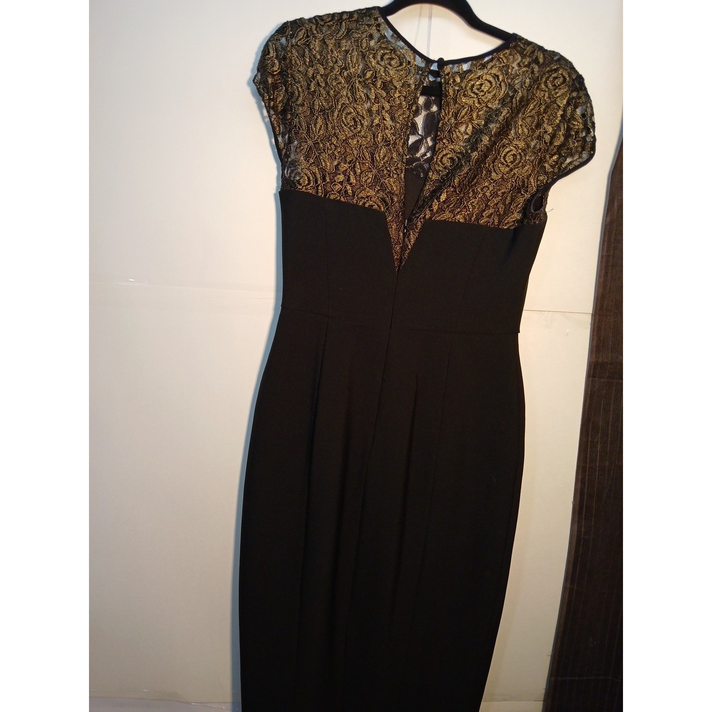 Maggy London Cocktail Dress Women 6 Black Gold Excellent Lace Crepe Cap Sleeve