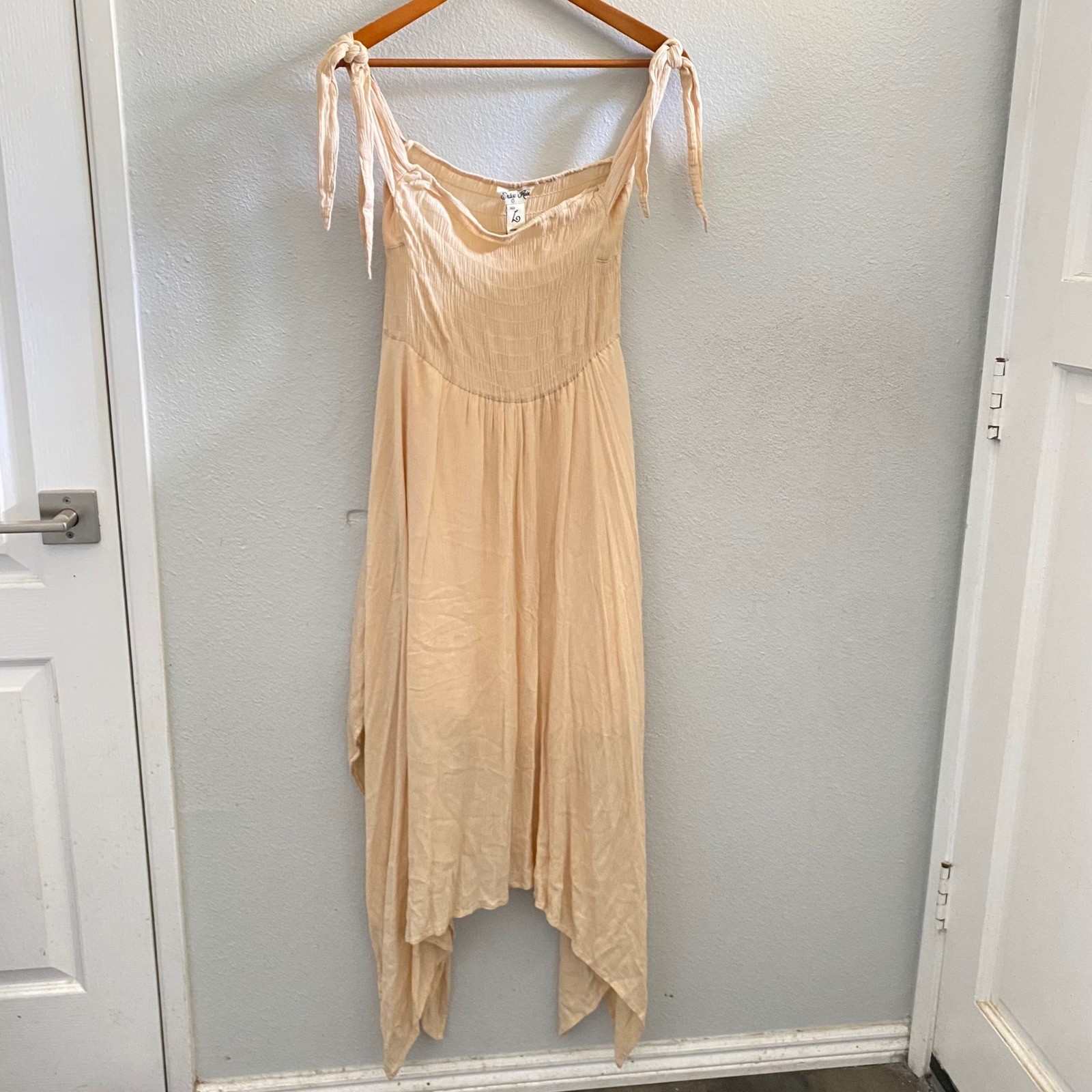 Indigo Rein Peach Smocked Tie Shoulder Handkerchief Hem Midi Dress Large