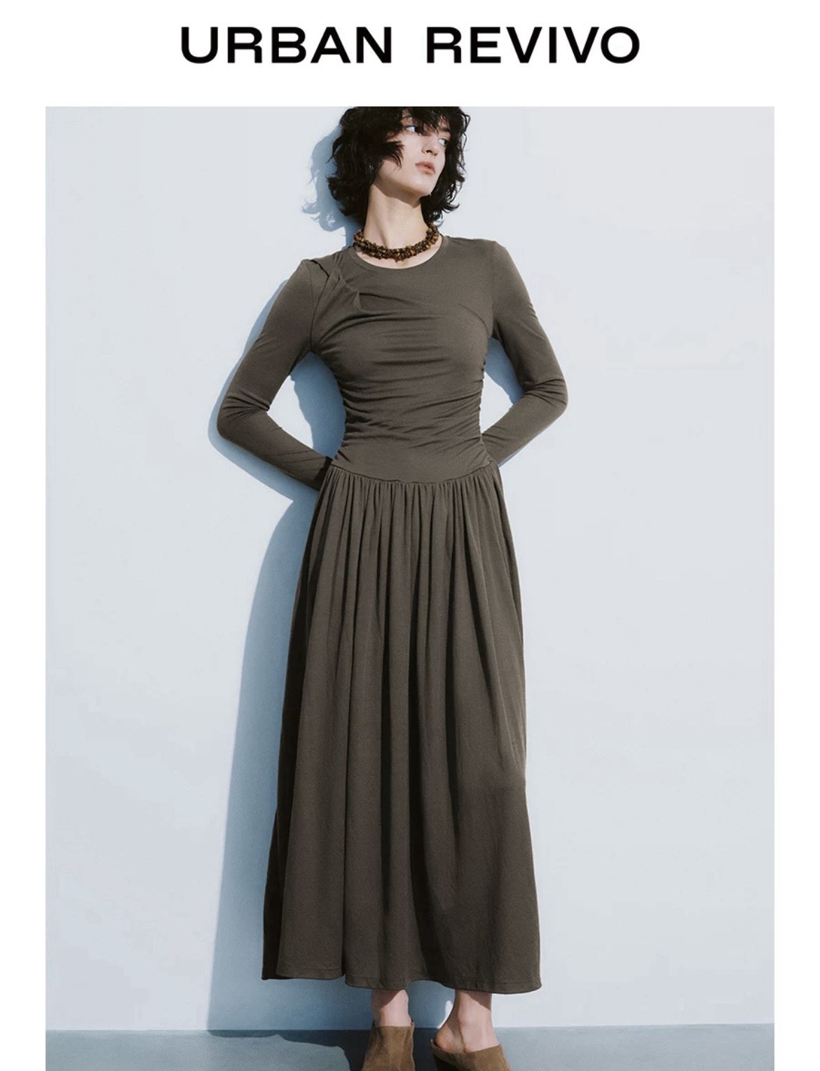 URBAN REVIVO Women’s Brown Solid Ruched Maxi Dress Long Sleeve Round Neck