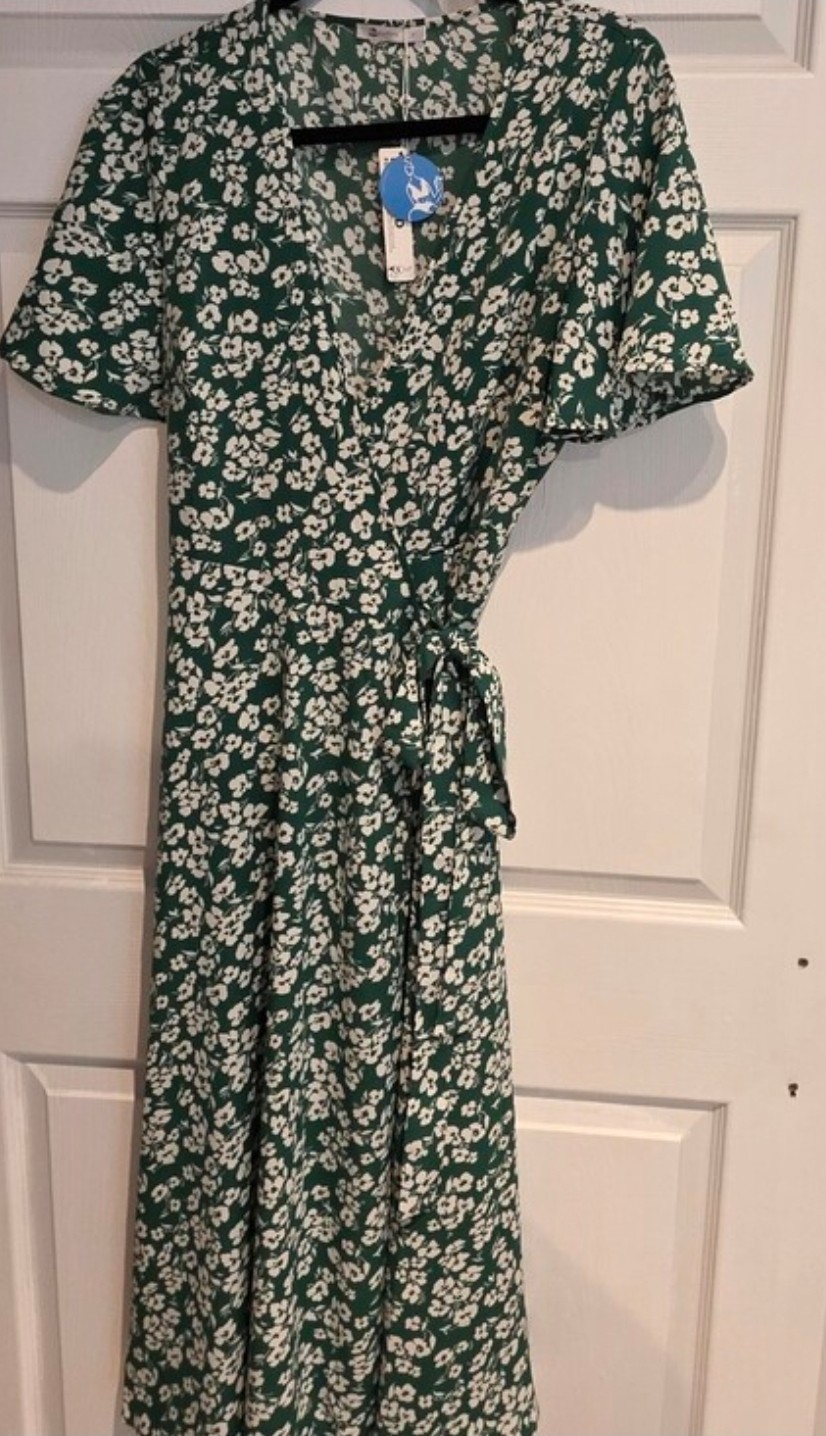 Cupshe Green/White Floral V-Neck Short Sleeve Tie Waist Maxi Wrap Dress L