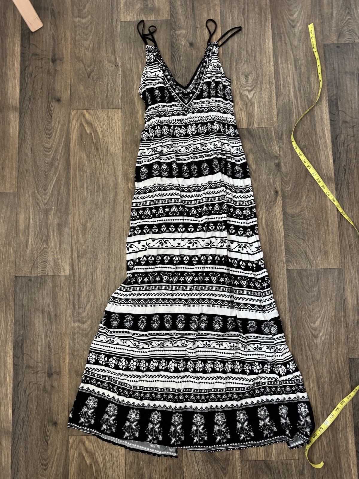 Flying Tomato Black White Geometric V-Neck Spaghetti Strap Rayon Maxi Dress M