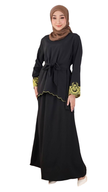 Women’s wear – Traditional Malays Women Baju Kurung Lace Modern style