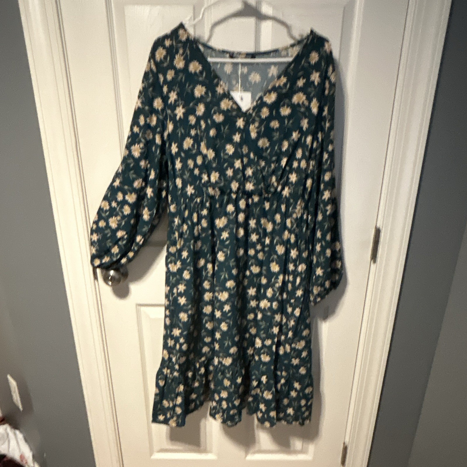 Bloomchic Green Floral Faux Wrap Midi Dress Long Sleeve, Size 8/10