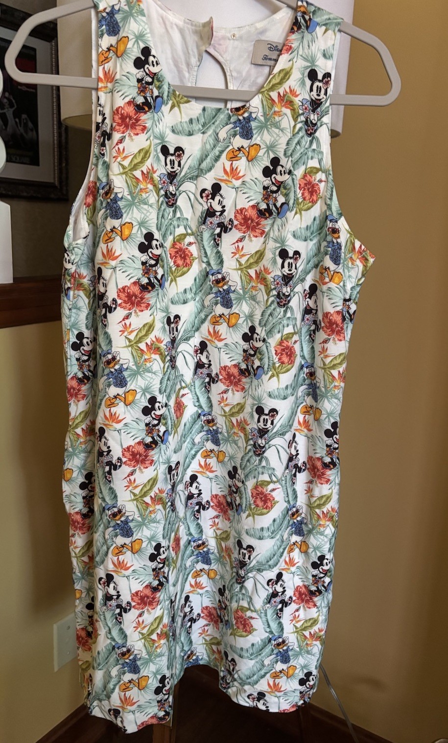 Tommy Bahama X Disney Jungle Jubilee Mickey Minnie Hawaiian Linen Dress. Large