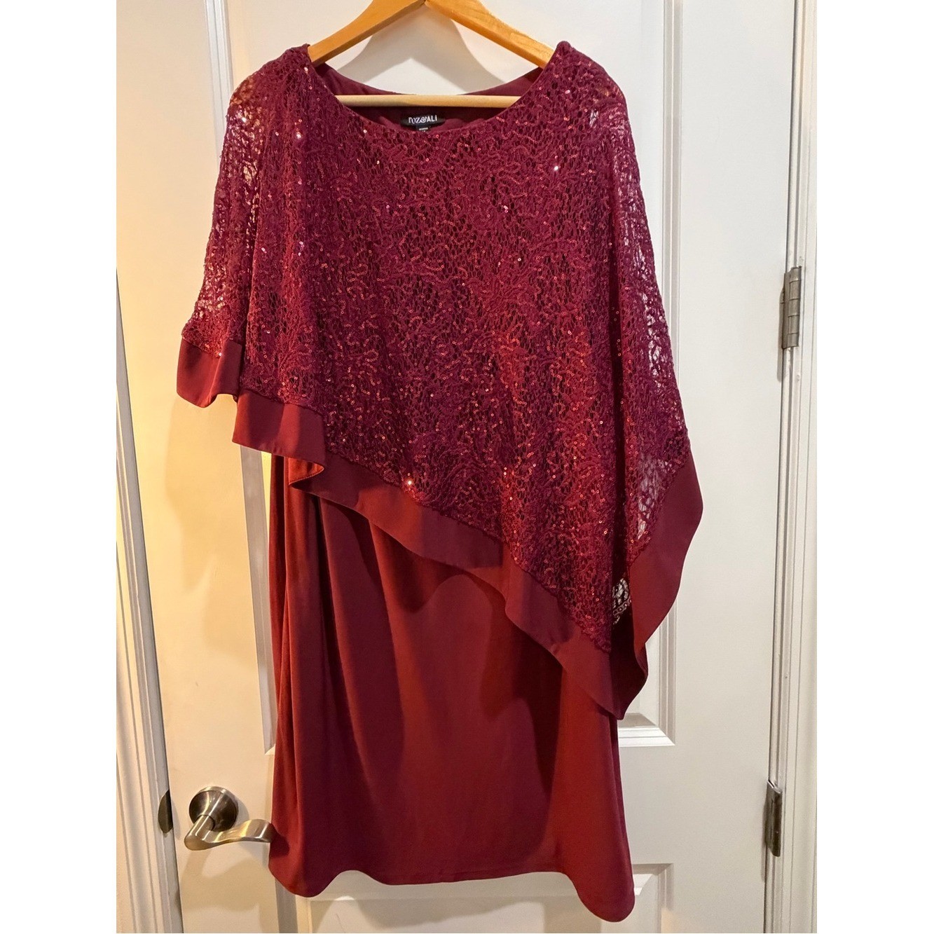 Roz & Ali Women 14W Burgundy Sequin Lace Overlay Poncho Cocktail Dress