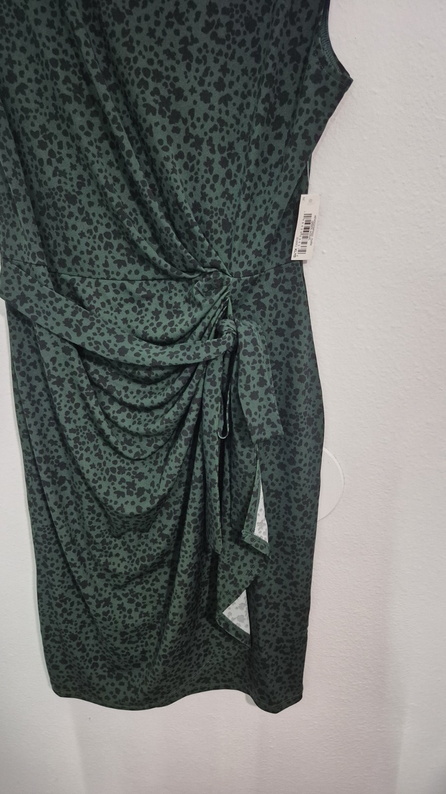 NWT AMAZON ESSENTIALS WOMEN’S BLACK & GREEN DRESS SIZE MED ANIMAL PRINT ROUCHED