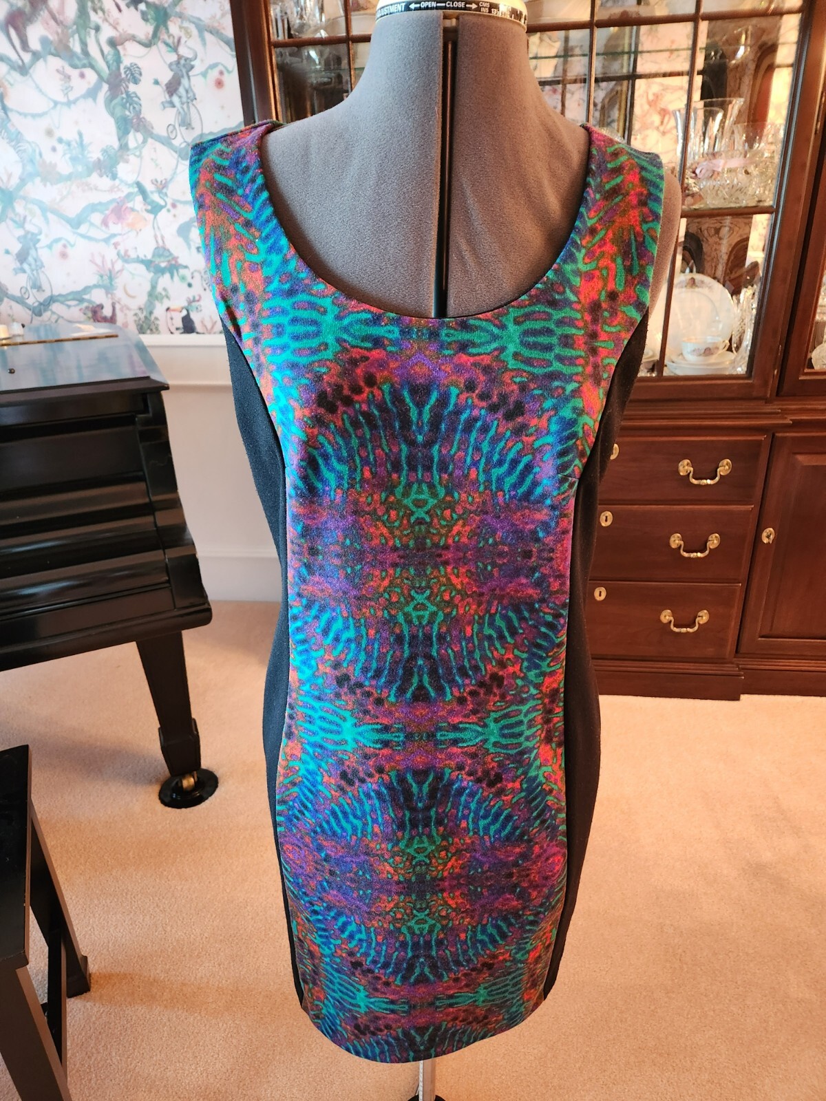 INC dress PM Black/multi, sleeveless L35/B40 inches