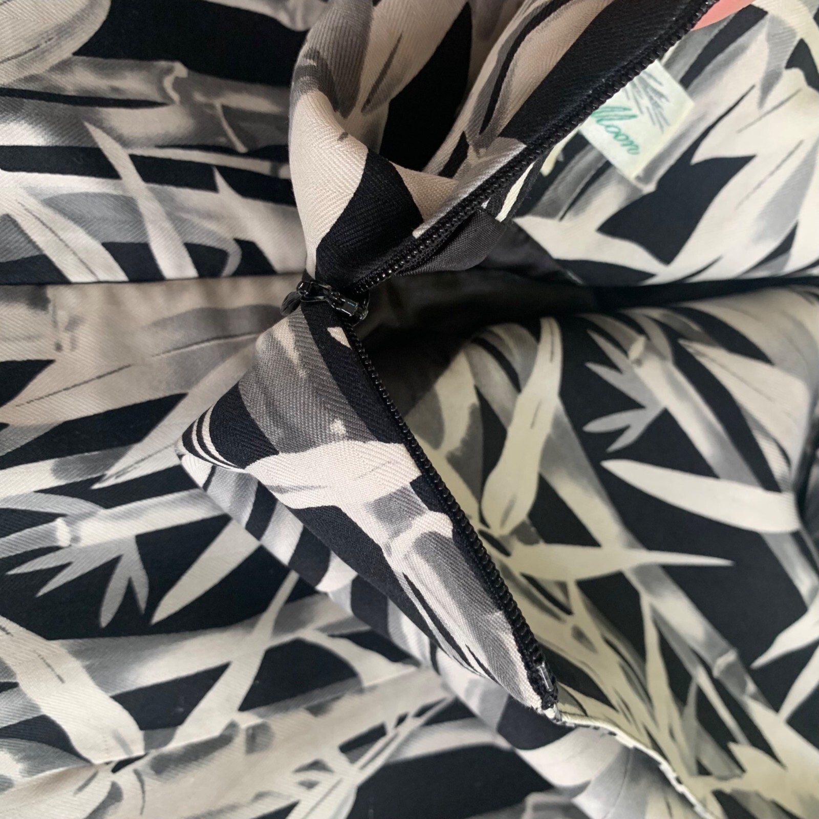 Vintage Womens Large Pineapple Moon 100% Silk Black/Gray Bamboo Print Mini Dress