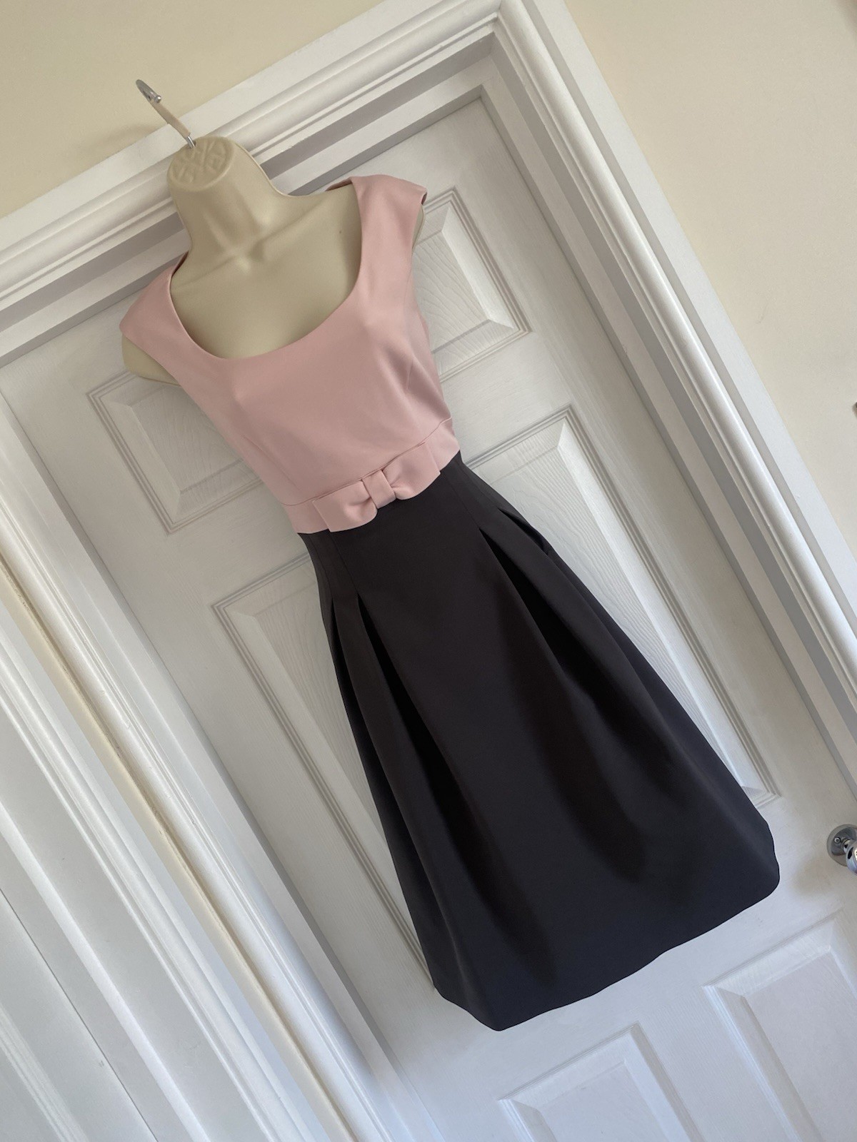 EXQUISITE PHASE EIGHT SIZE 10 USA 6 SOFT BLUSH & BLACK FIT &FLARE PARTY DRESS