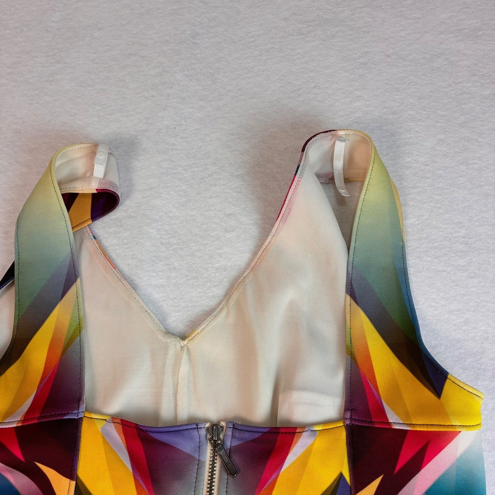 Nicole Miller Artelier Geometric Kaleidoscope Cutout Back Dress BQ10008 Size 6