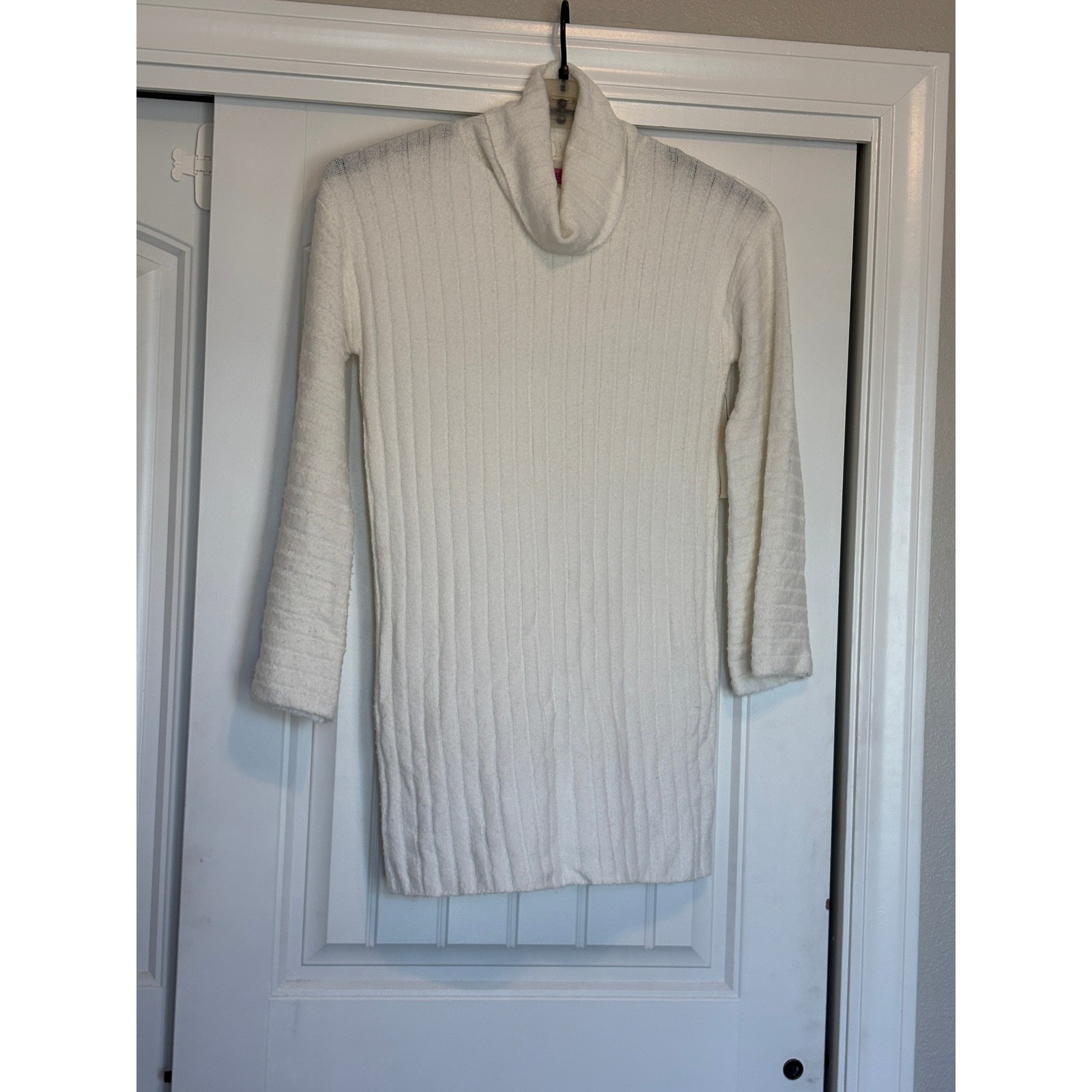 Mi Ami Francesca’s Cream Ribbed Turtleneck Sweater Mini Dress Bell Sleeve Small
