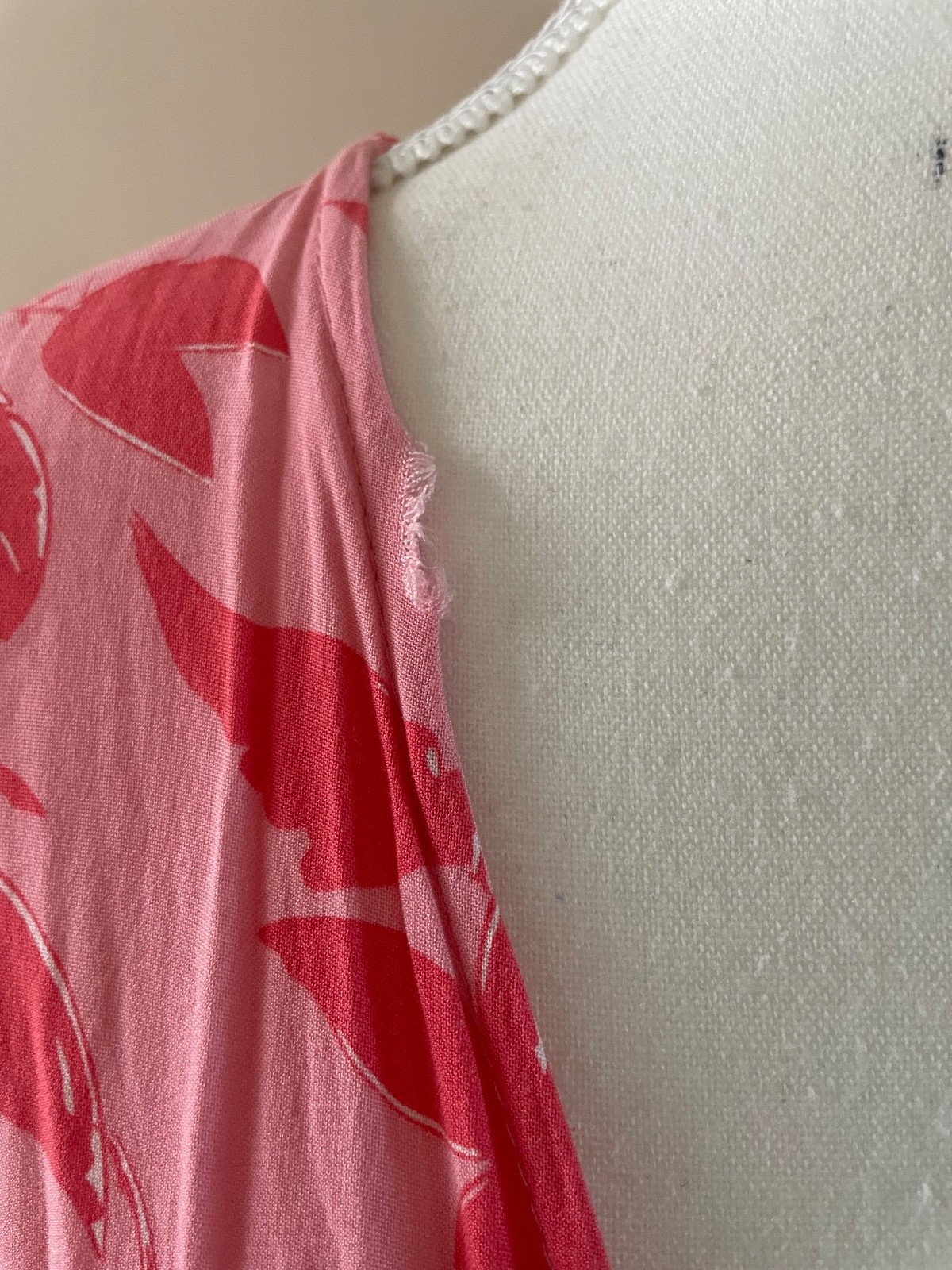 ALL ABOUT MAY Dress Size 6 Ruffle Pink Red Mini Tie V Neck Casual Party Travel