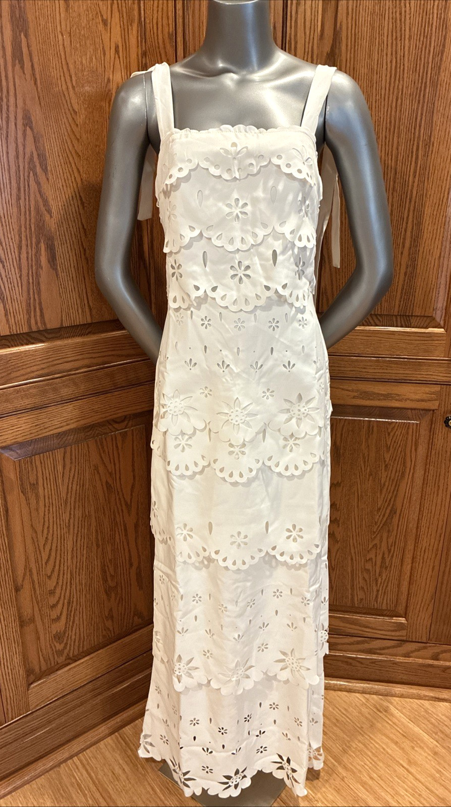 New Amable by Mable White Tiered Maxi Dress Size Small