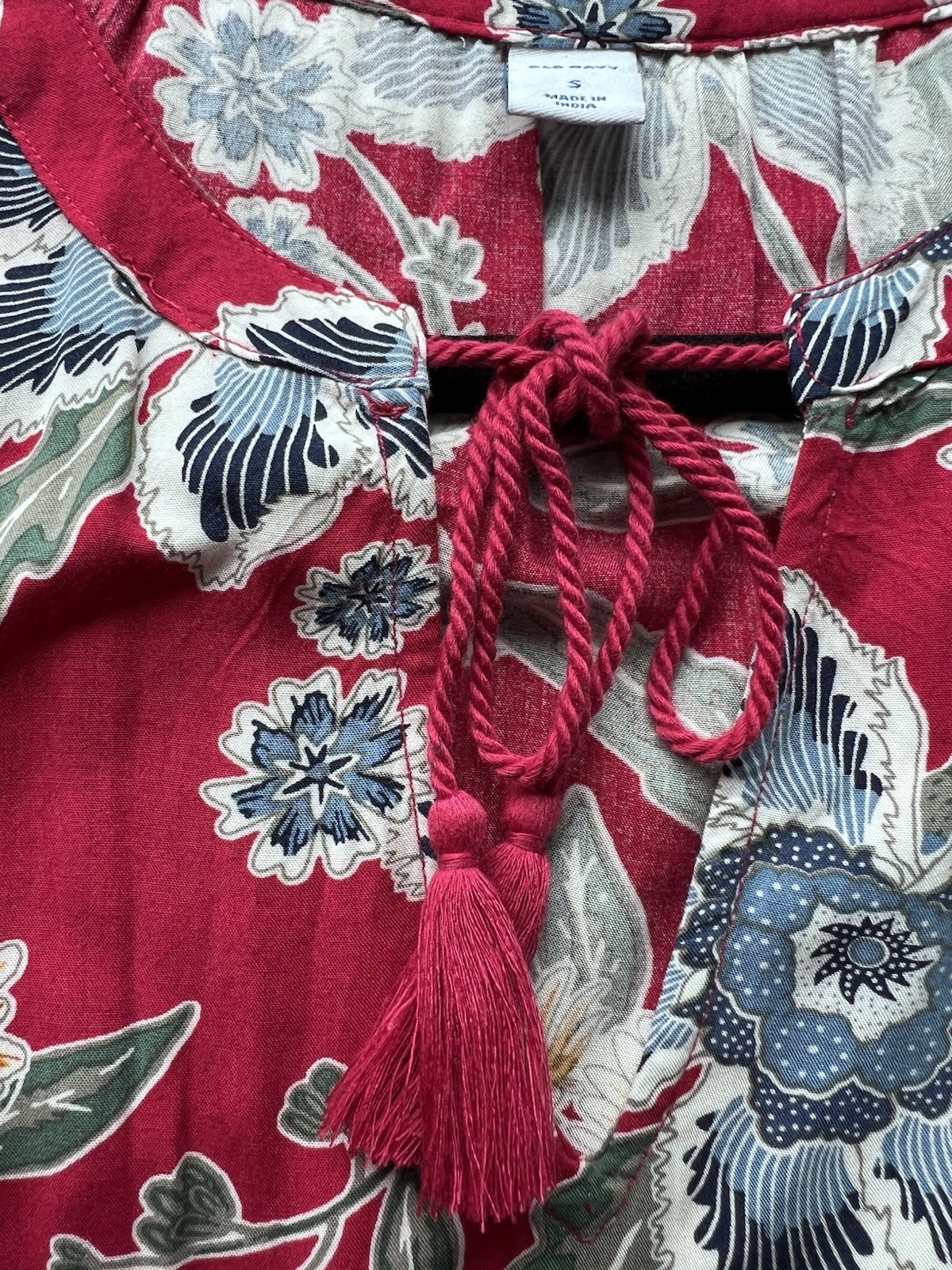 NWT Old Navy Womens Red Floral Long Sleeve Boho Tassel Tie Rayon Flowy Dress S