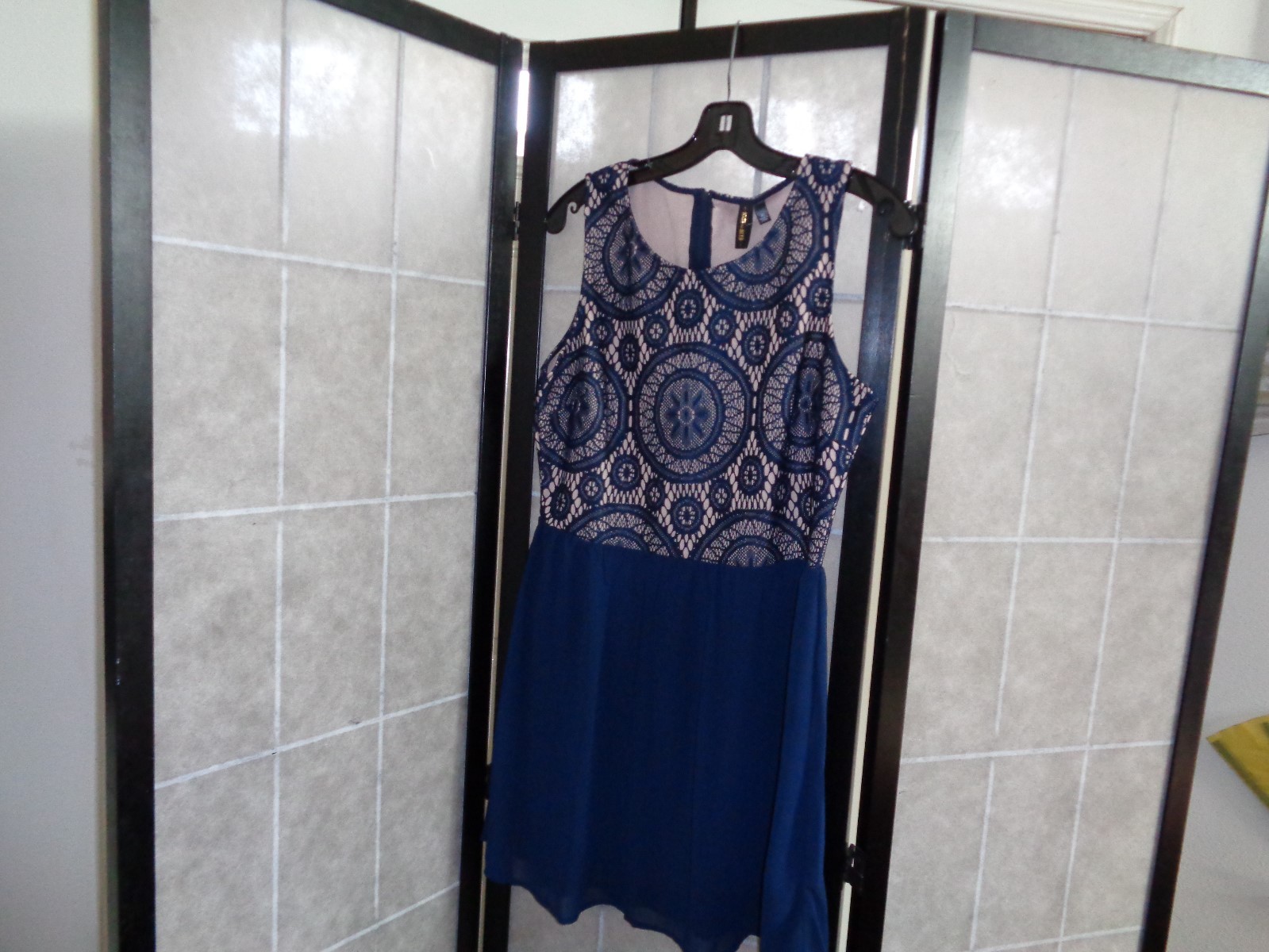 NWT $44.00 WANT & NEED WOMEN MIDNIGHT BLUE SLVLESS PARTY DRESS, Medium