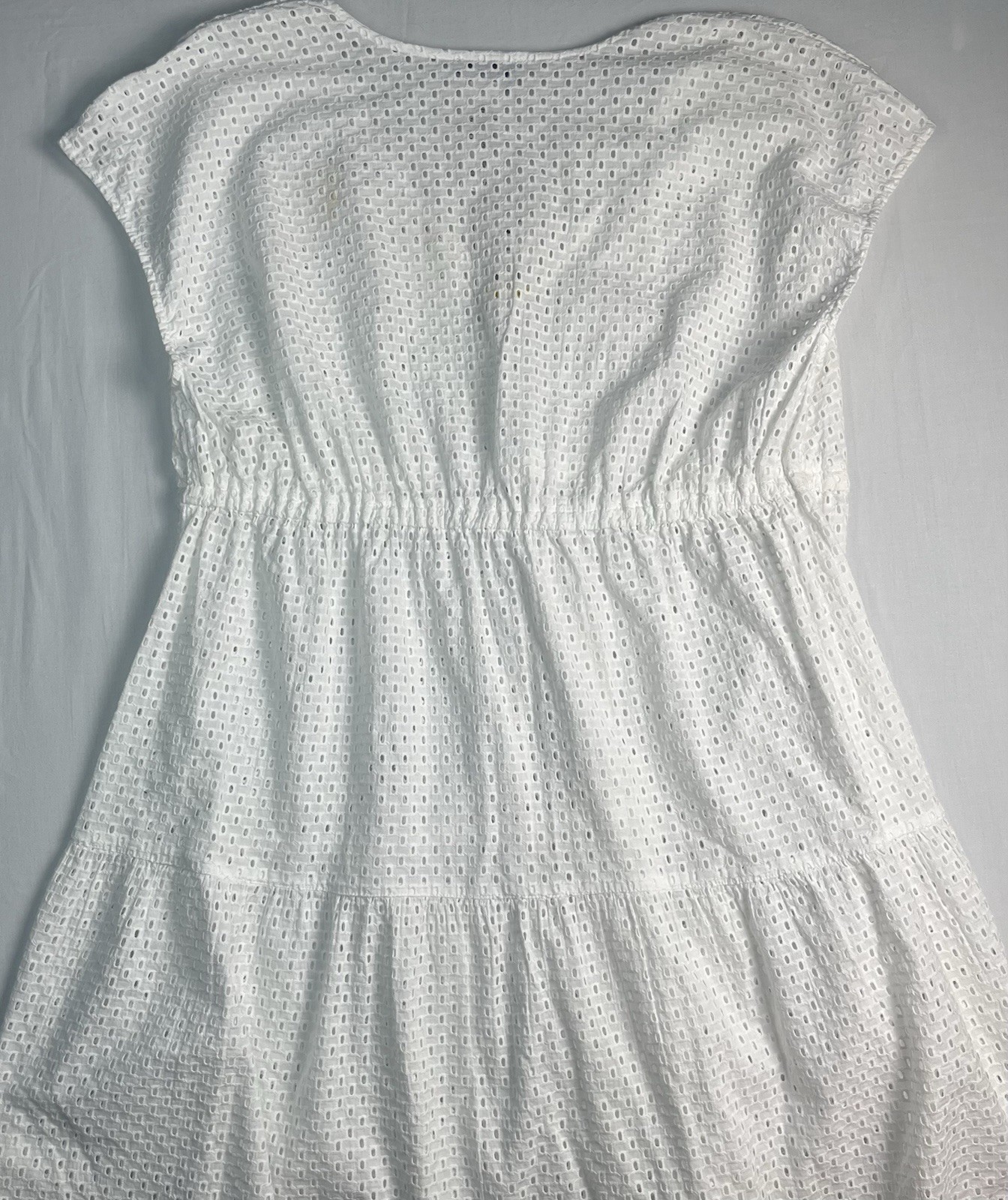 Tommy Bahama White Cotton Eyelet V-Neck Cap Sleeve Tie Waist Dress M *STAIN*