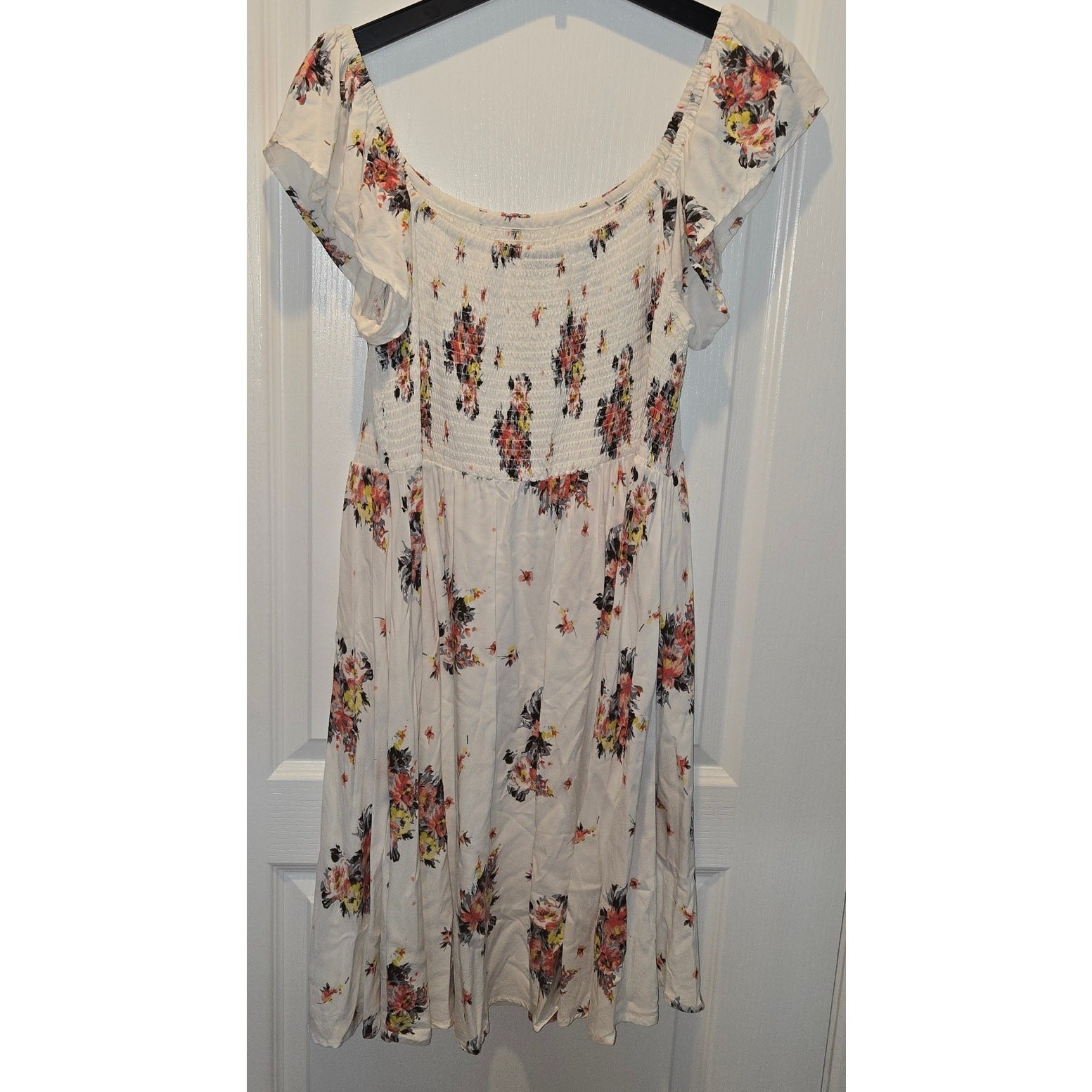 Torrid Floral off/on the shoulder shirred bodice sz 2 US 18-20