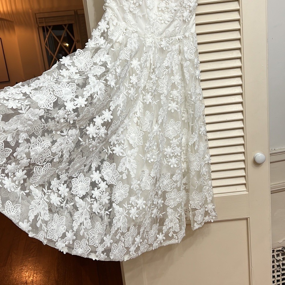Strapless White 3D Floral Appliqué Lace Midi Dress