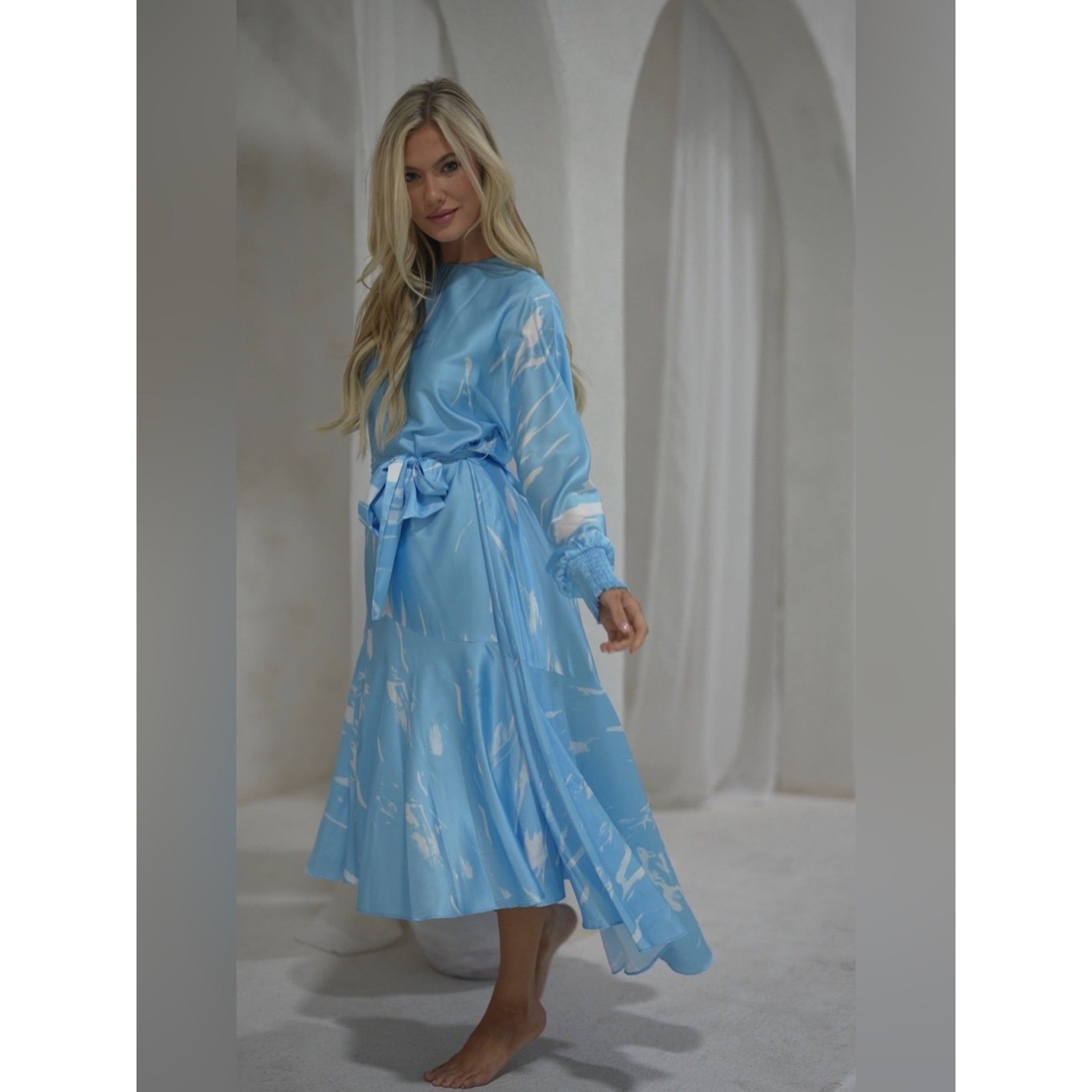 New Aleeza Paris Onyx Printed Dress – Sky Cloud Blue – Size Large