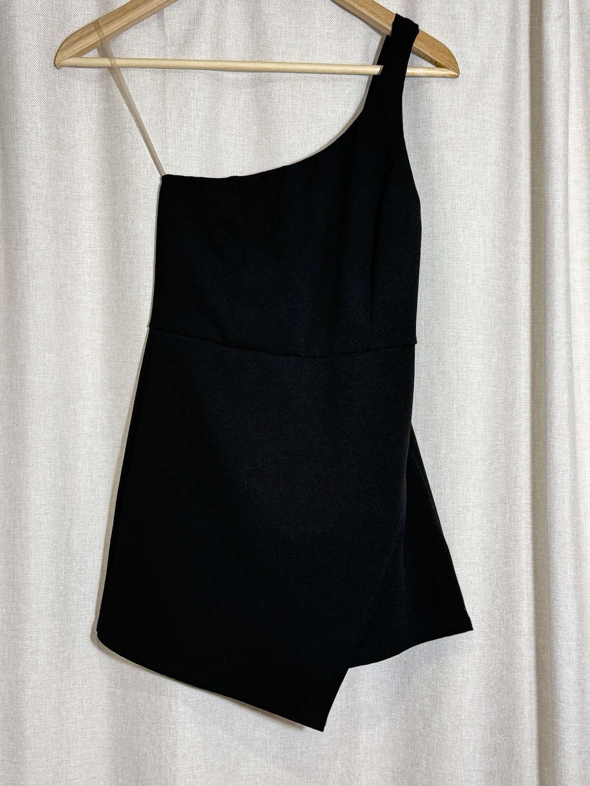 Black One Shoulder Assymetrical Jumpsuit Romper Women’s Small Blue Blush Fitted