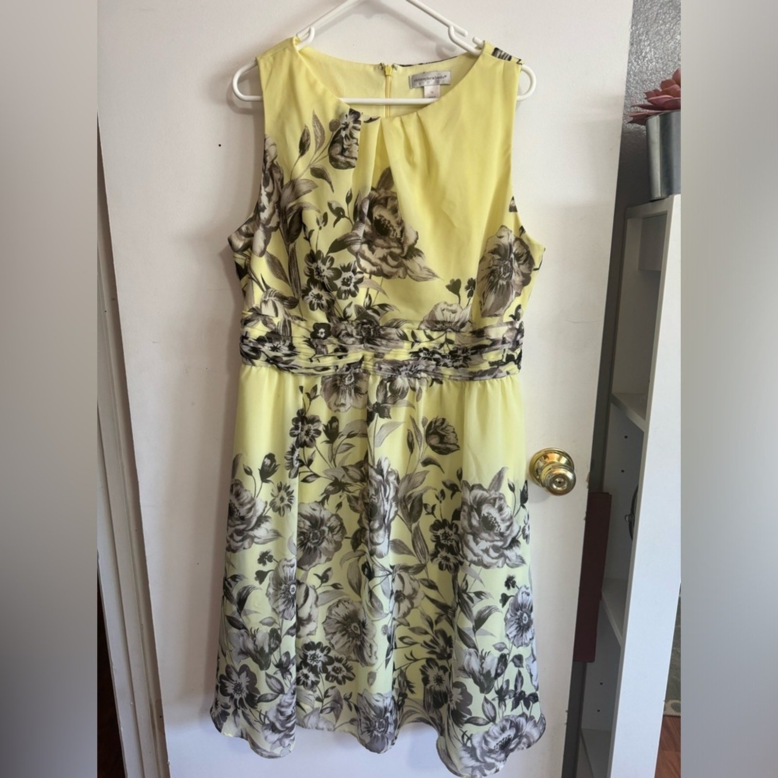 Christopher & Banks sheer lined yellow floral fit & flare dress w zip back Sz16
