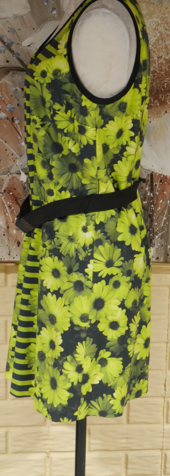 EUC MICHAEL KORS SZ 10 BLACK STRIPED YELLOW FLOWERED DRESS / FRONT ZIPPER /BELT