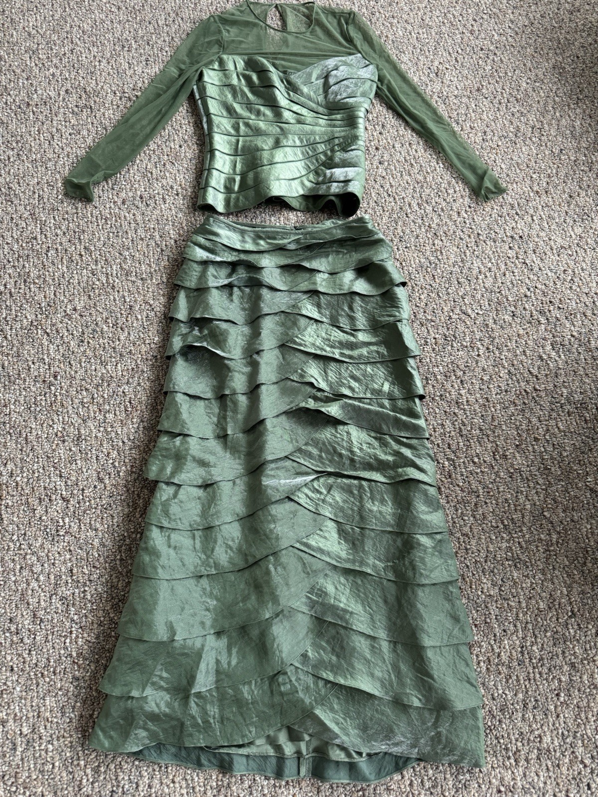 Adrianna Papell Evening Essentials Petal Ruffle Long Skirt & Top Size 6