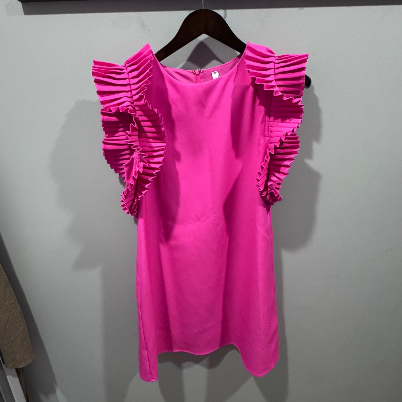 GLAM Ruffle Sleeve Mini Dress Womens Medium Hot Pink EUC Pleated Shift Lined