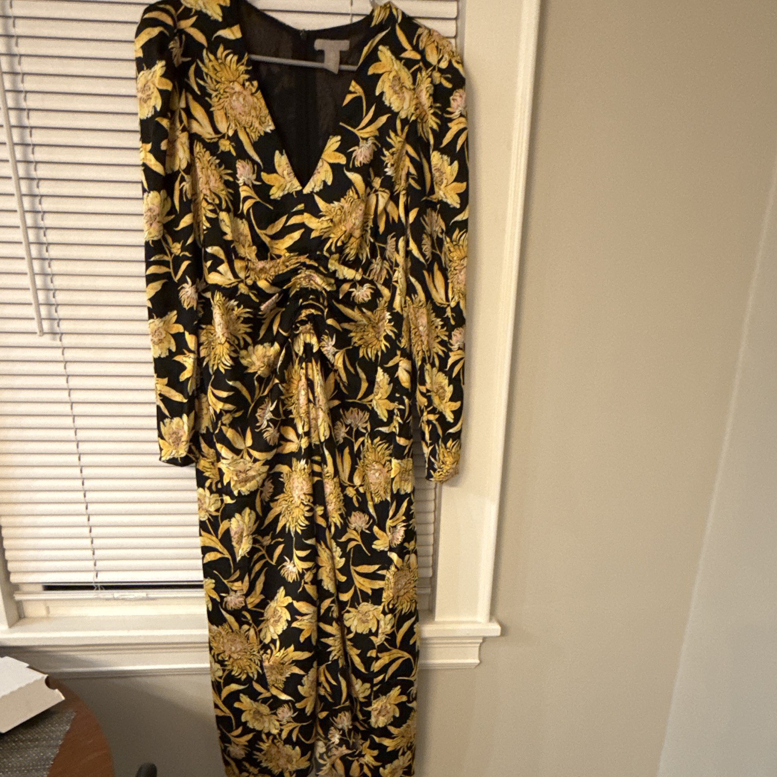 H&M Women’s Black/Yellow Floral V-Neck Long Sleeve Maxi Dress Zip M