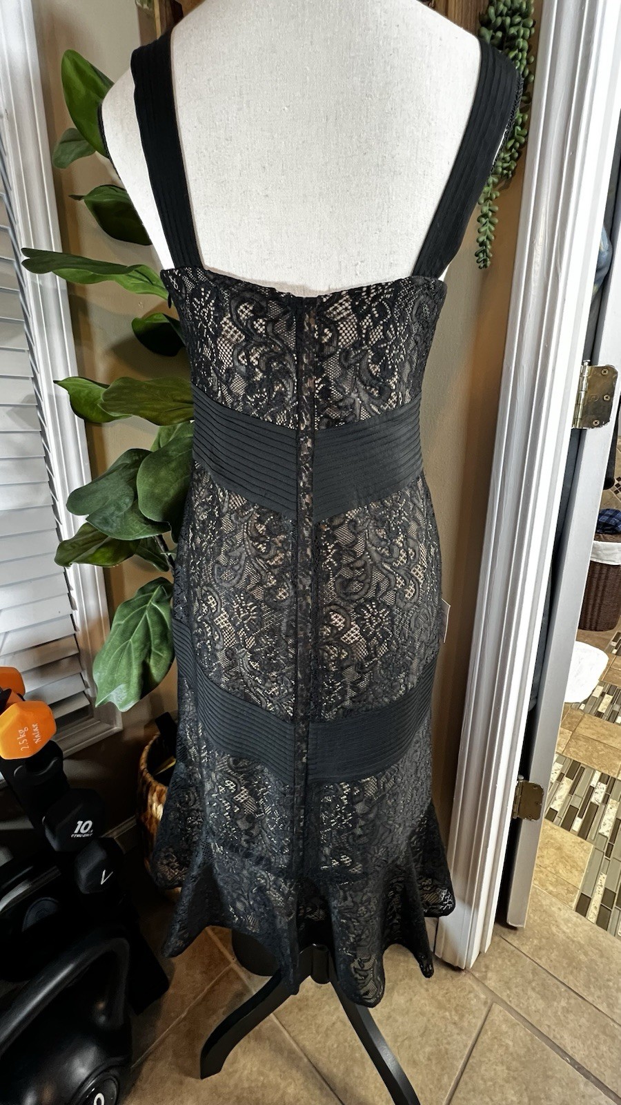 LOFT Women’s Black Lace Pleated Strap Midi Dress Size 2 V-Neck Polyester A-Line