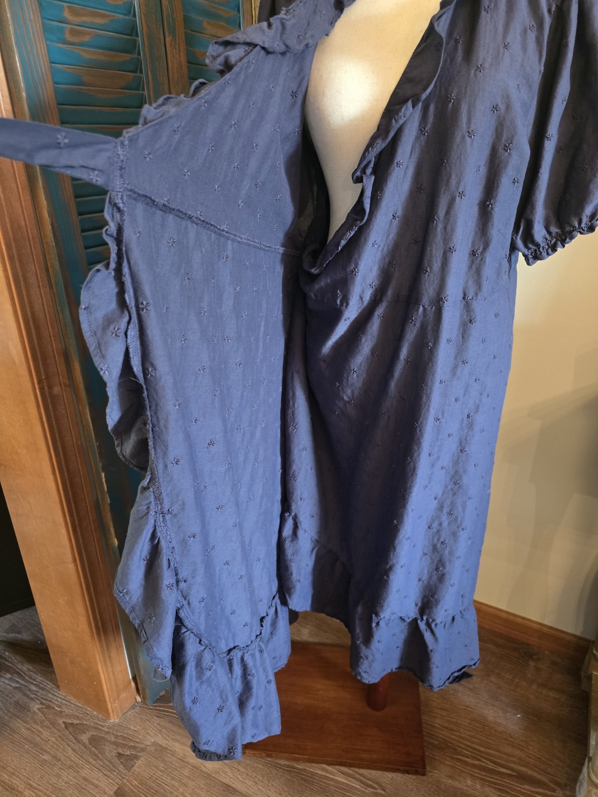 Old Navy Embroidered Floral Ruffle Hi-Low Wrap Dress Women XL Navy Puff Slv
