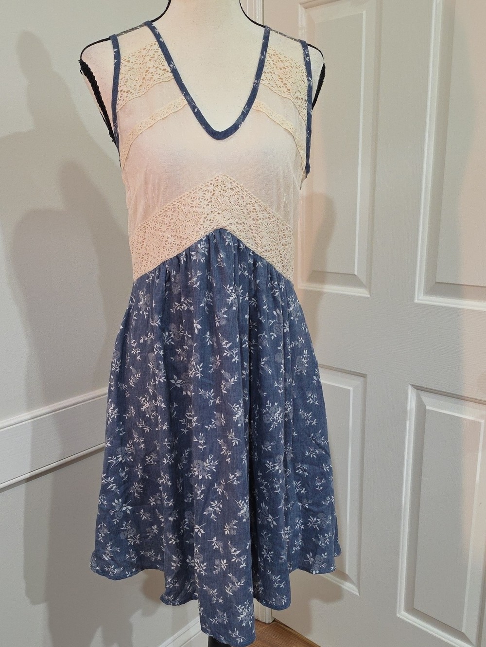 RYU Boho Cottagecore Blue Floral Lace-Up Corset-Back V-Neck Sundress – Size M