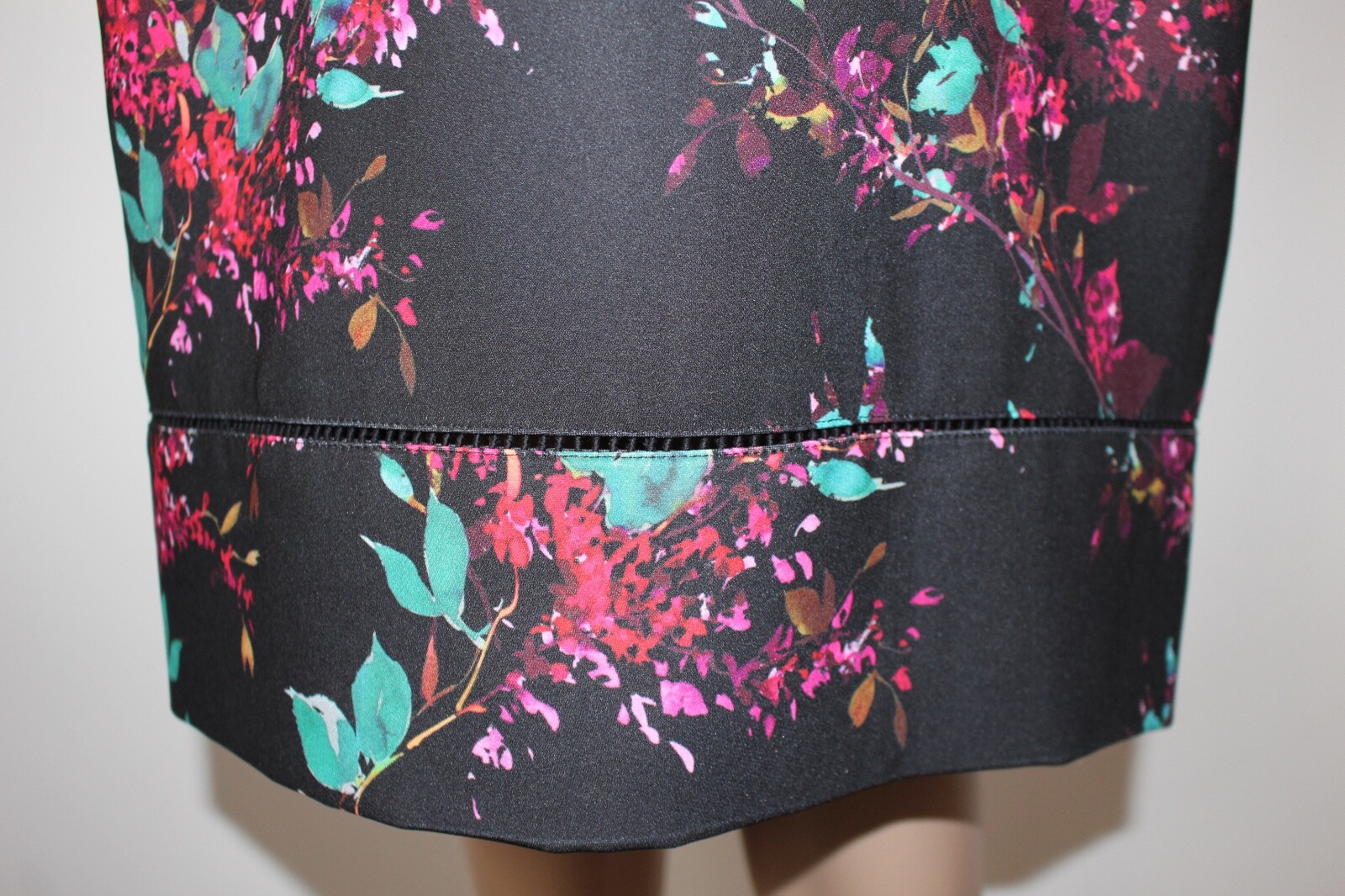 Phase Eight ‘Ariana’ Multi-coloured Floral print pencil Dress With Belt Size 12
