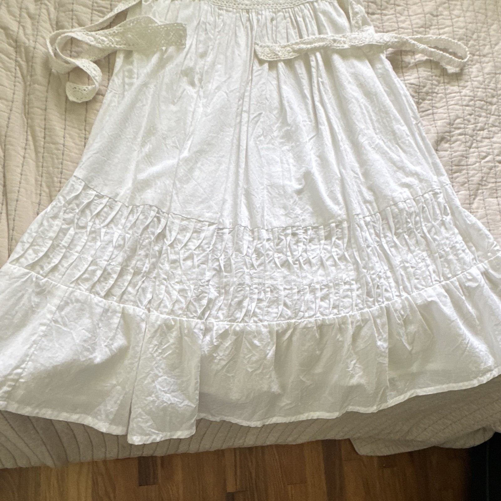 Lola White Cotton Sundress M Square Neck Strappy Smocked Crochet Tie Knee Y2K