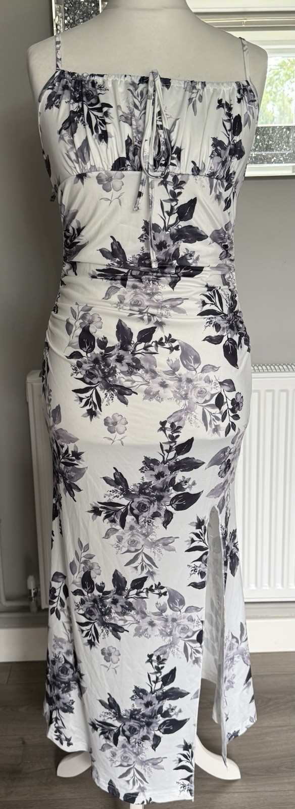 Bnwot Beautiful Ladies Maxi Dress Size M Uk 10/12 With Side Split & Tie Straps