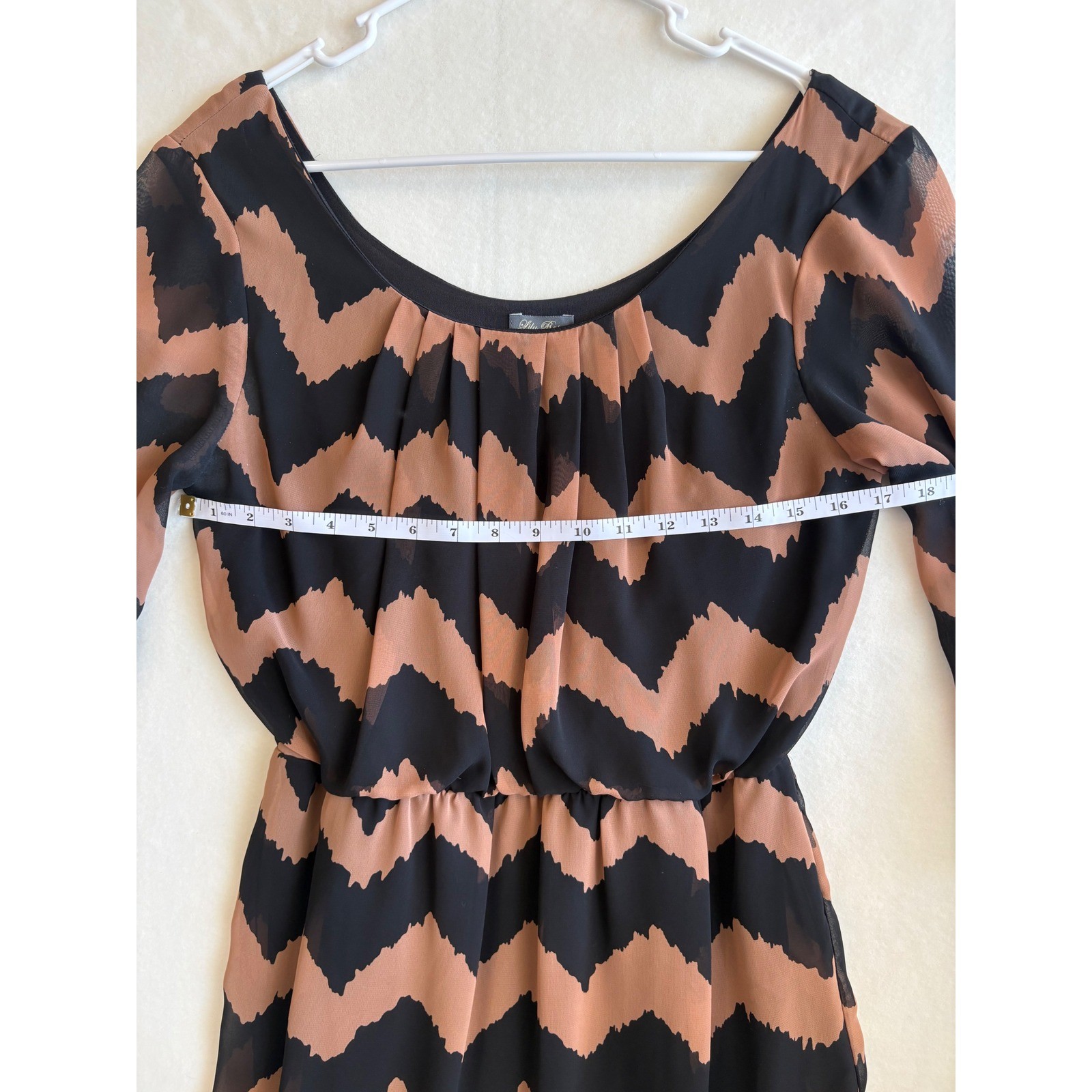 Lily Rose Chevron Print Mini Dress Black Tan 3/4 Sleeve Elastic Waist Medium