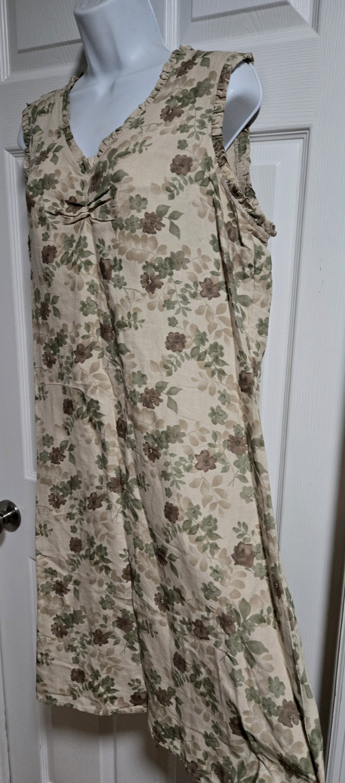 Kathy Ireland Beige/Green Sleeveless Floral Linen Blend Dress;Ruffle V-Neck;Sz L