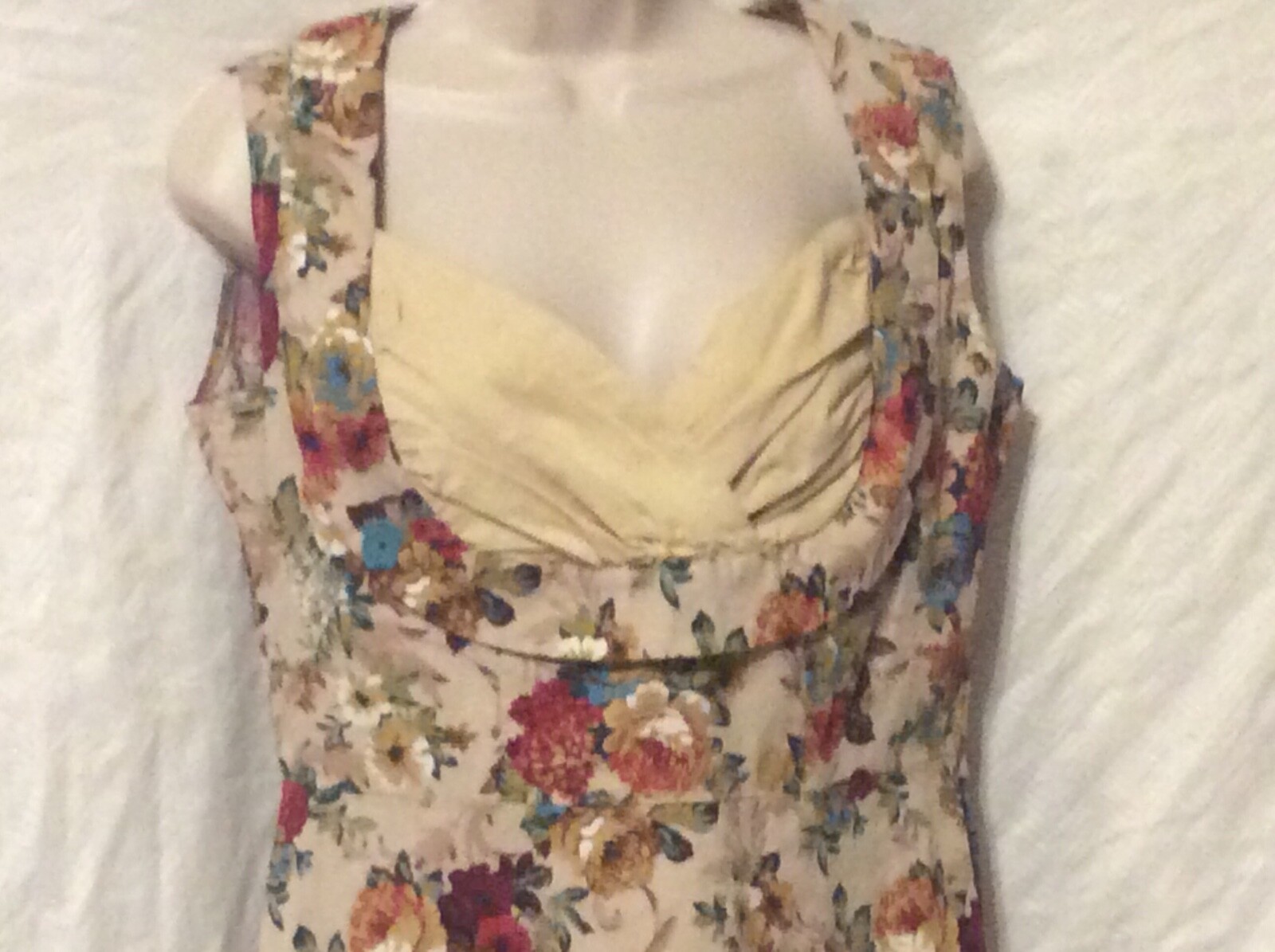 Small to Medium? (8) Fit & Flare Dress Beige Floral ruched bodice