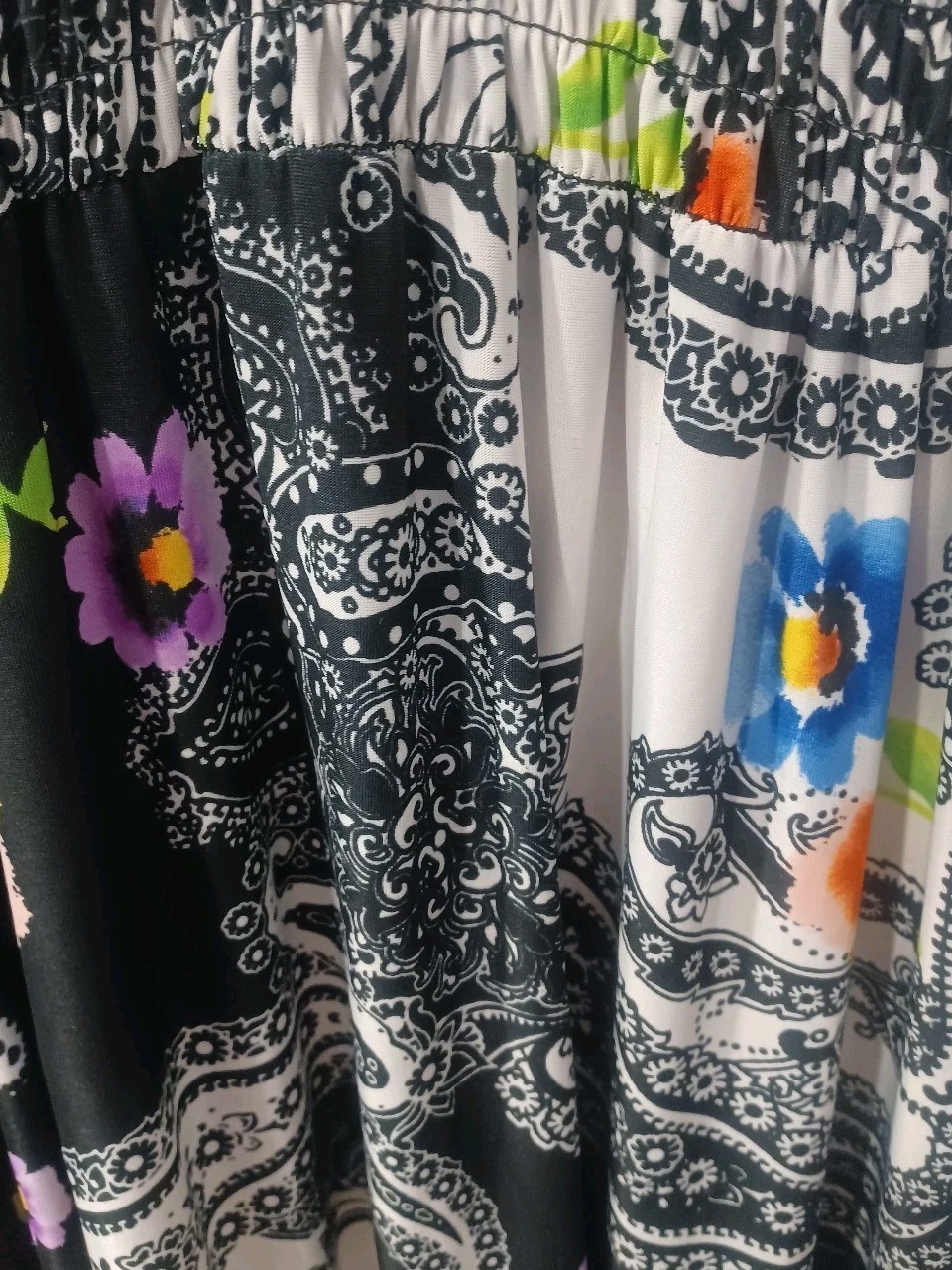 Maxi Dress No Labels 60″ Long From Shoulder Floral Paisley Graphics (See Pics)
