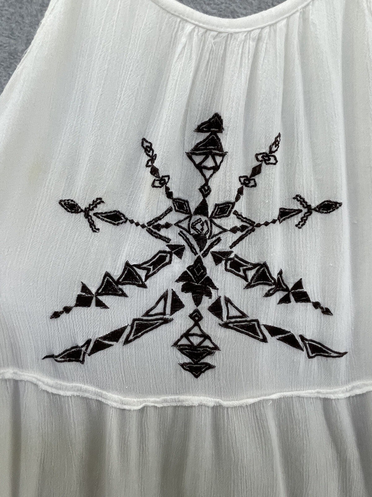 LAGACI Women’s Dress Trapeze Shift Solid White Embroidered Sleeveless Medium