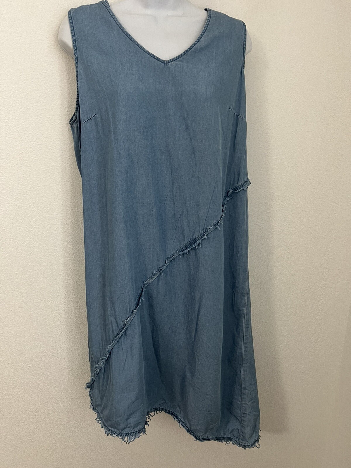 Caffe Marrakesh Dress Asymmetrical V neck Blue Chambray size M medium lyocell