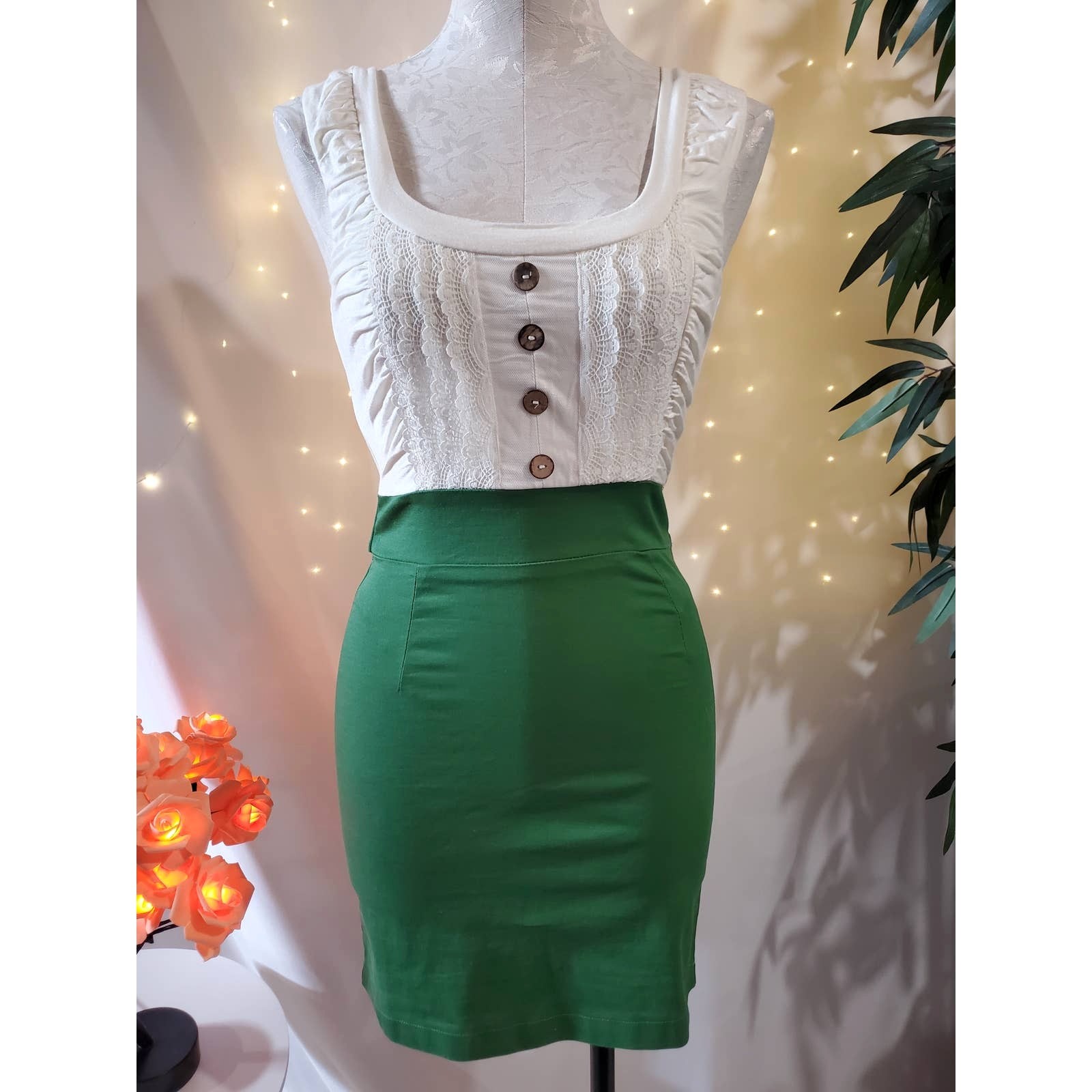 Alythea Pitaya NWT Scalloped Lace Sleeveless Bodycon Pencil Dress Women’s Size S