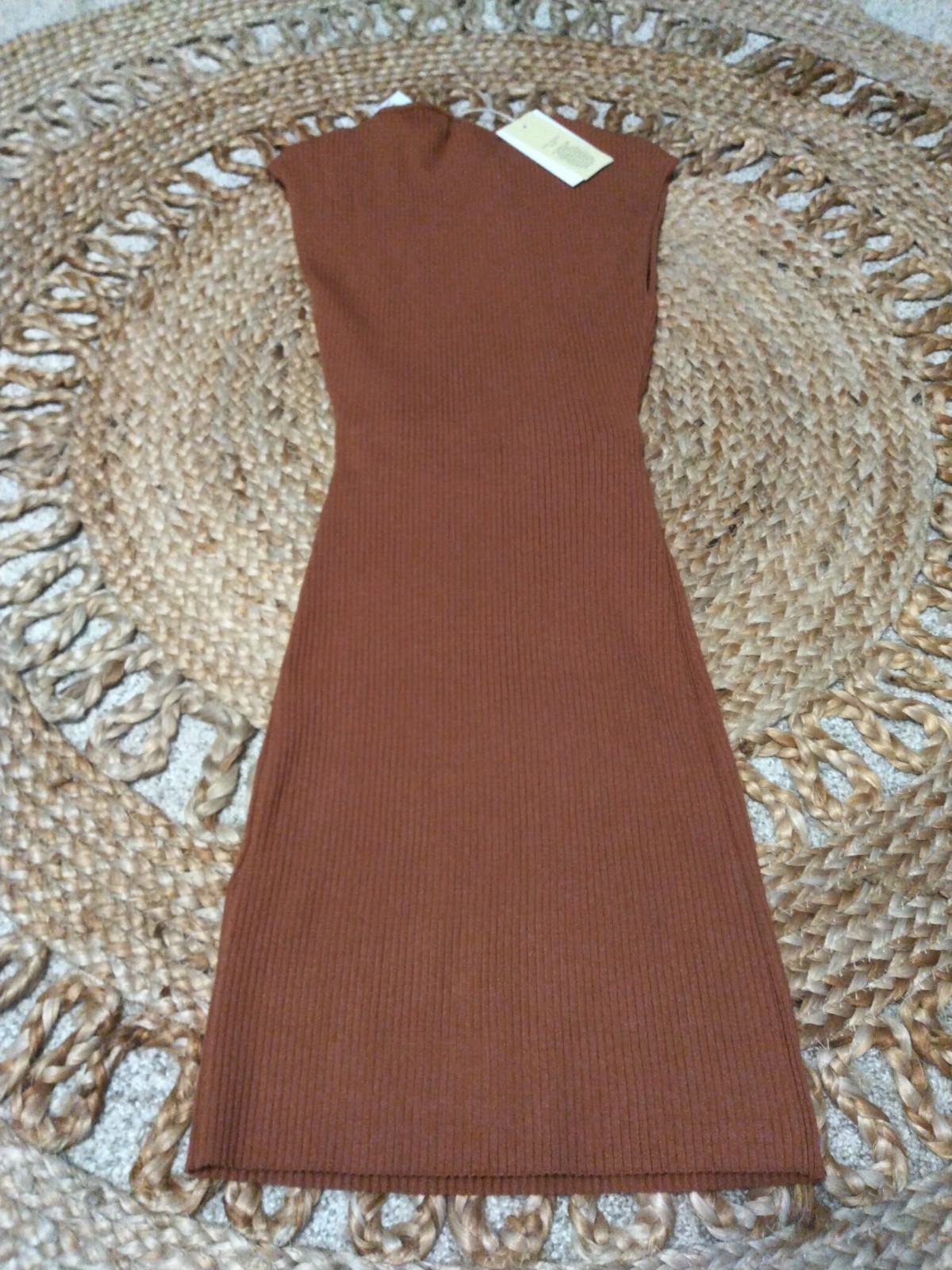 Aritzia Wilfred Brown Solid Ribbed Knit Cut-Out Round Neck Sleeveless – XS