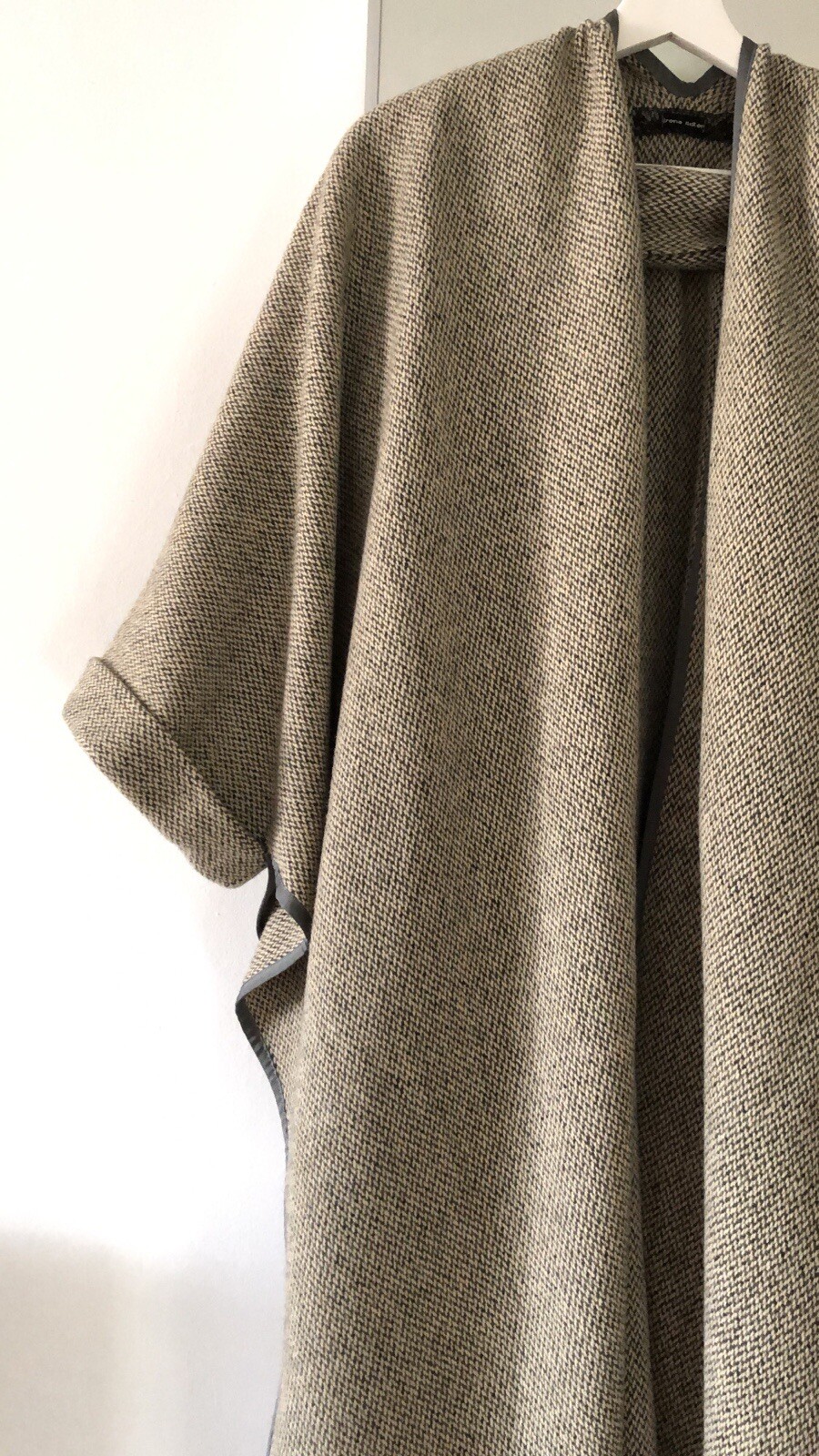 Handmade Irena Adler Poncho/Cape with Sleeve-Cuff Italian Virgin Wool Tweed OS