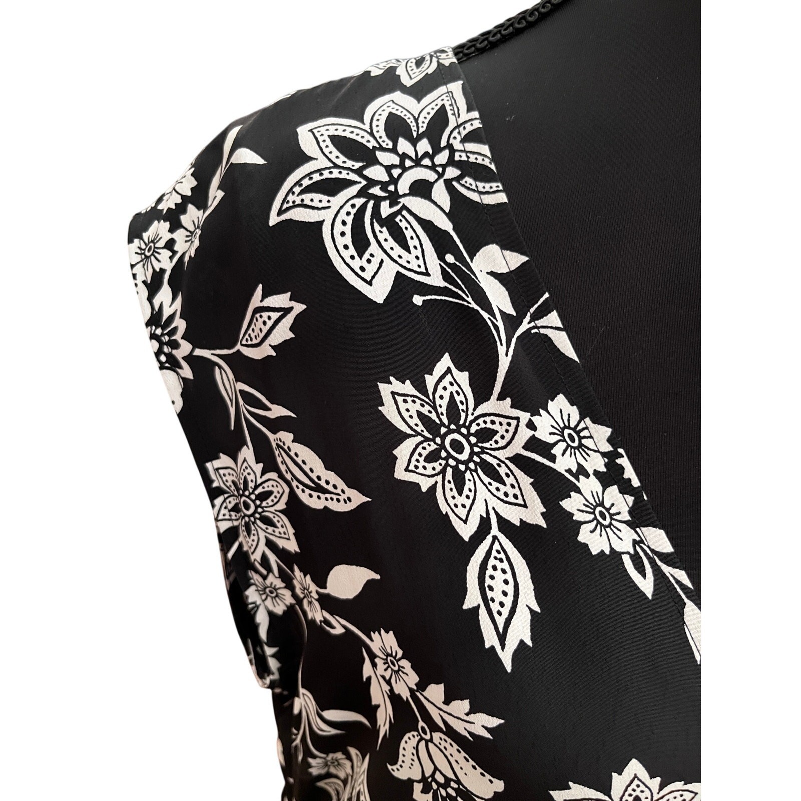 Shop Basic USA Floral V-Neck Maxi Dress – Women’s Large – NWOT
